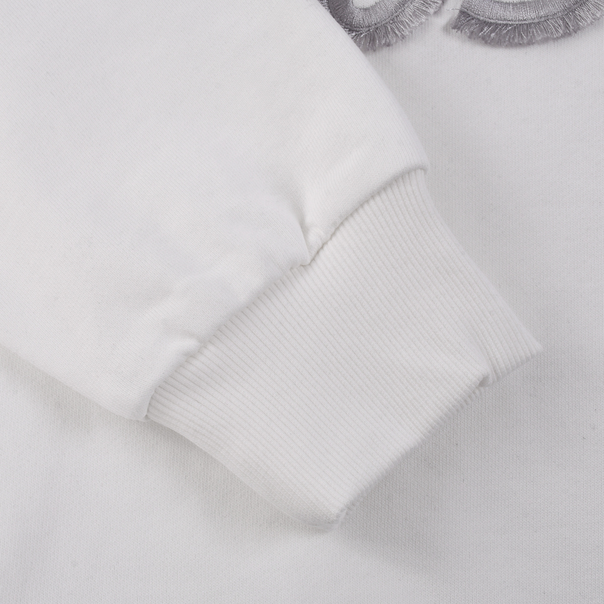 LOEWE 罗意威25SS秋款 胸前纯色大logo带流苏毛刺绣卫衣 黑色 白色-Chinese UA Cheap High Quatity Brand Clothes Bags handbags Sneakers wholesale wholesaler seller from China Factory suppliers Fashion Clothing Shoes best Quality Beautiful Price LOEWE 罗意威25SS秋款 胸前纯色大logo带流苏毛刺绣卫衣 黑色 白色