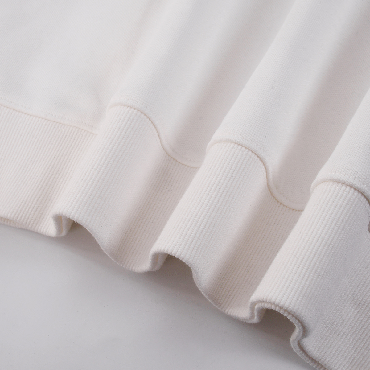 巴宝莉burberry 2025秋冬立体徽标刺绣套头太空棉卫衣 高端卫衣白色黑色-Chinese UA Cheap High Quatity Brand Clothes Bags handbags Sneakers wholesale wholesaler seller from China Factory suppliers Fashion Clothing Shoes best Quality Beautiful Price 巴宝莉burberry 2025秋冬立体徽标刺绣套头太空棉卫衣 高端卫衣白色黑色