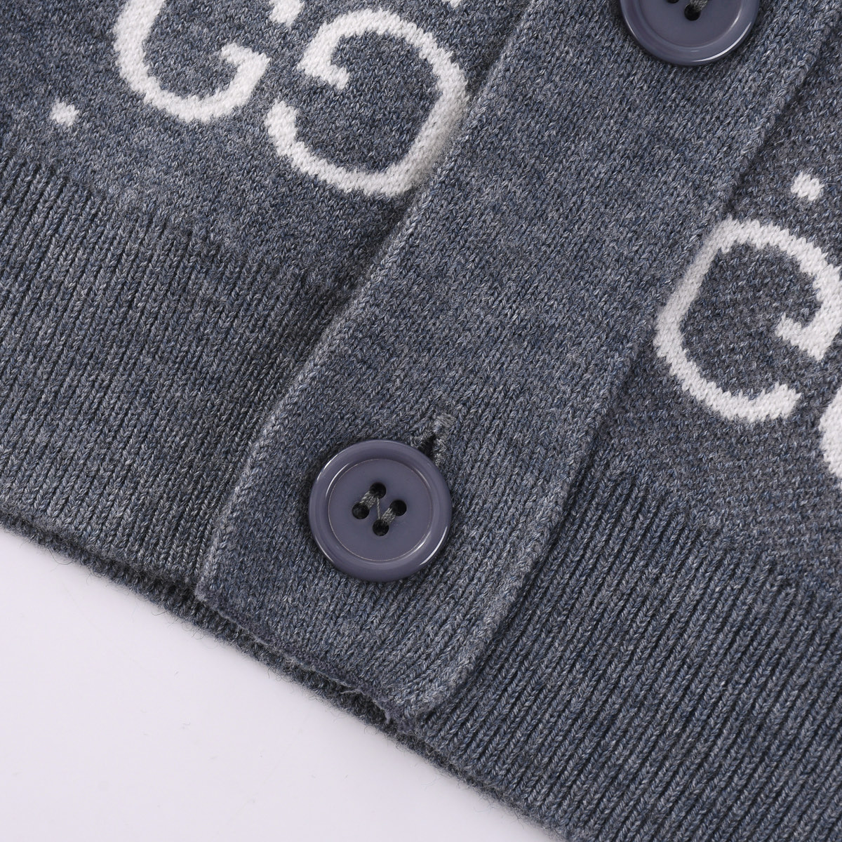 GUCCI 古驰 双G渐变提花针织毛衣开衫-High Quatity Cheap Brand wholesale wholesaler seller Clothes Bags handbags Sneakers Top Fashion Clothing Shoes from China Factory Chinese suppliers best Quality Beautiful Price GUCCI 古驰 双G渐变提花针织毛衣开衫