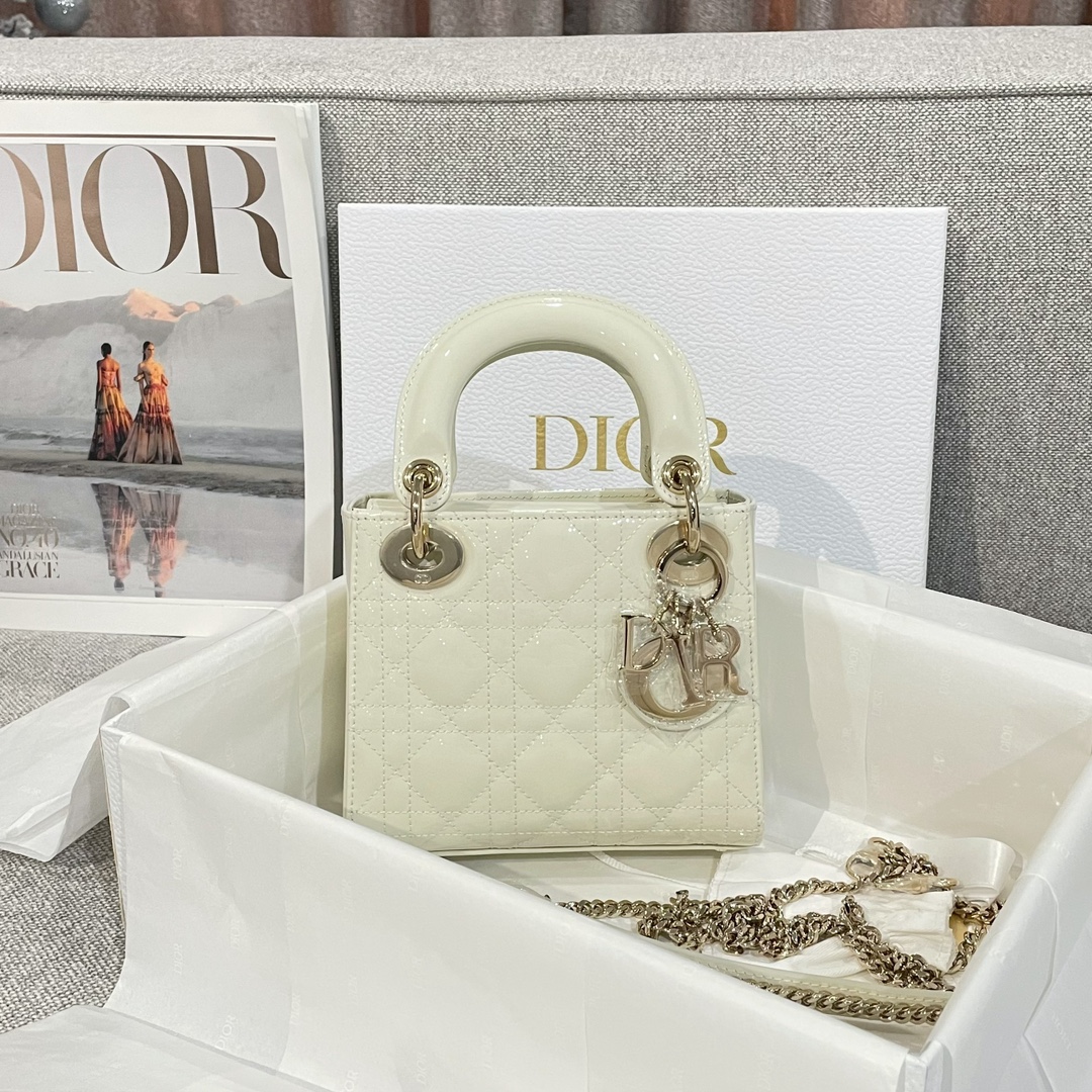 디올 Lady Dior 17cm 화이트 소가죽 까나쥬 백 레플리카