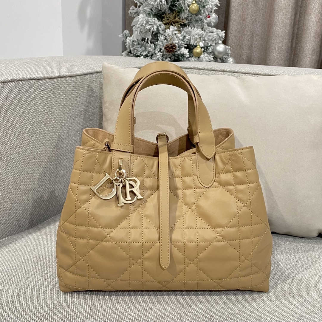 디올 Toujours 28.5cm 베이지 소가죽 까나쥬 토트백 레플리카