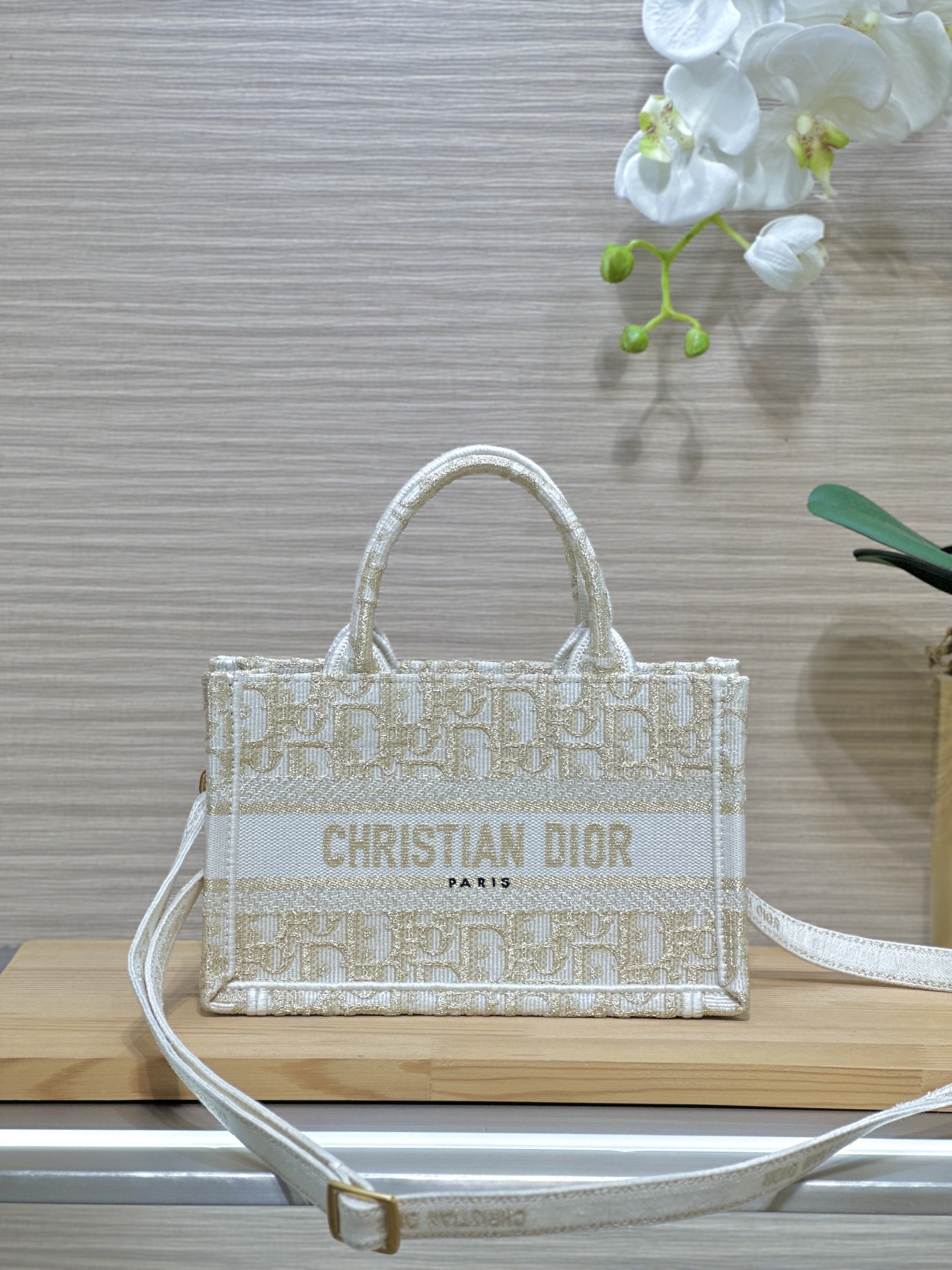 디올 Book Tote 미니 화이트 오블리크 토트백 레플리카