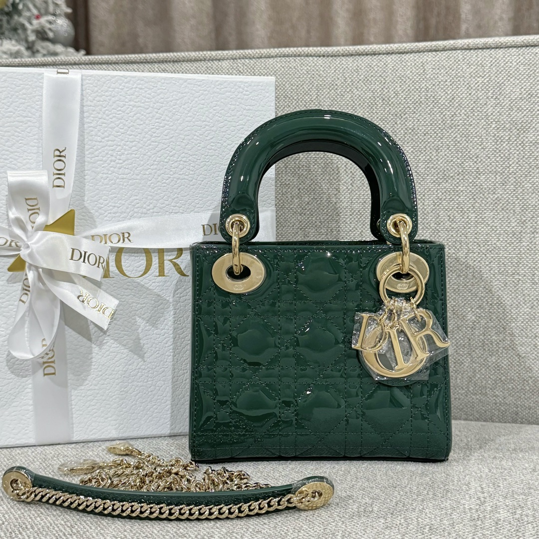디올 Lady Dior 17cm 핑크 페이턴트 백 레플리카