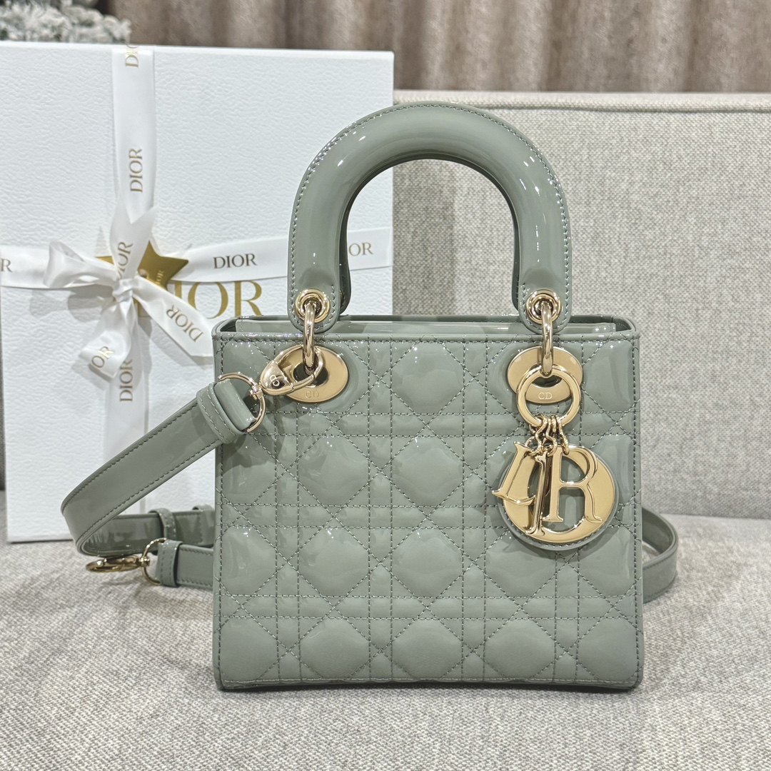 디올 Lady Dior 20cm 그레이 페이턴트 백 레플리카