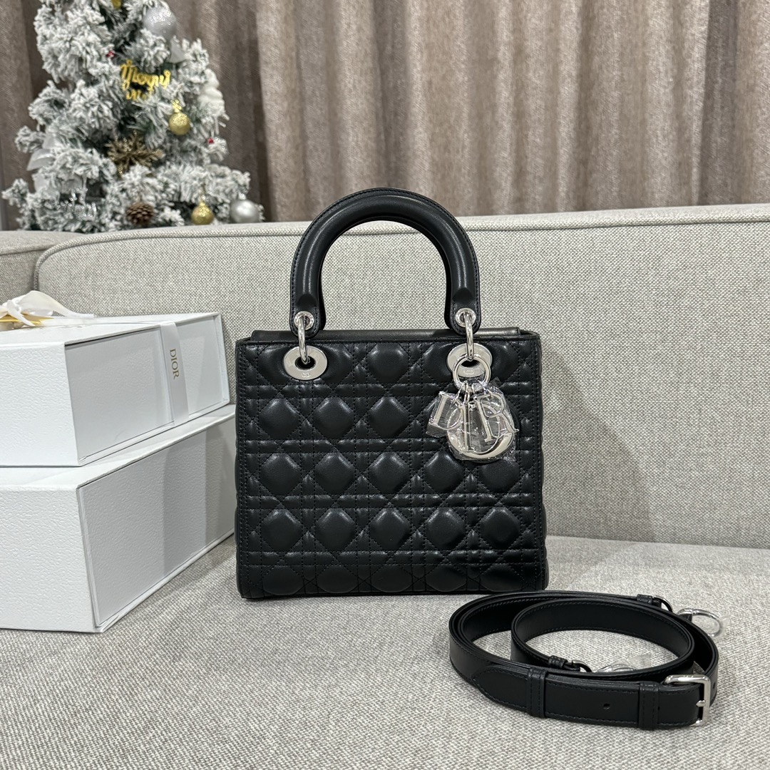 디올 Lady Dior 24cm 블랙 양가죽 까나쥬 백 레플리카