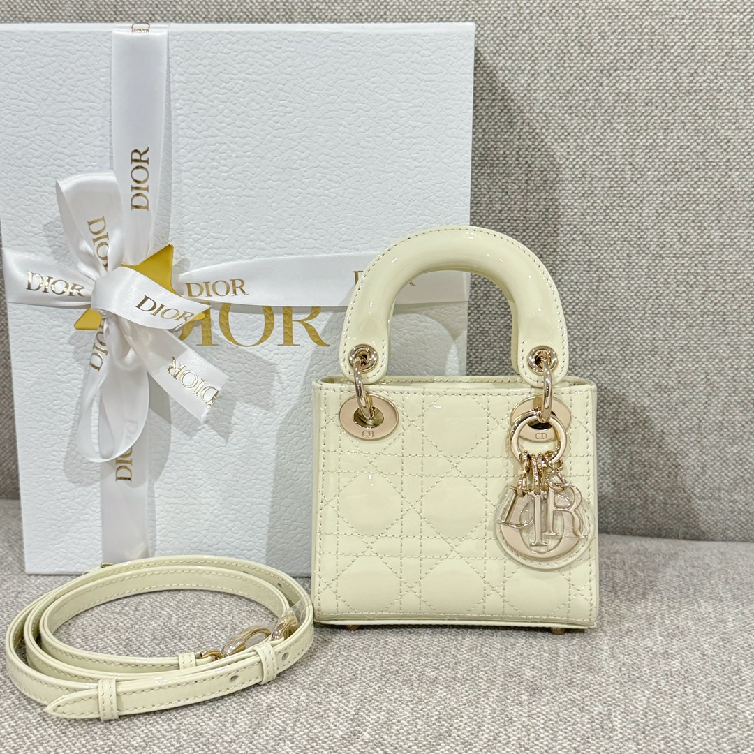디올 Lady Dior 미니 화이트 페이턴트 백 레플리카