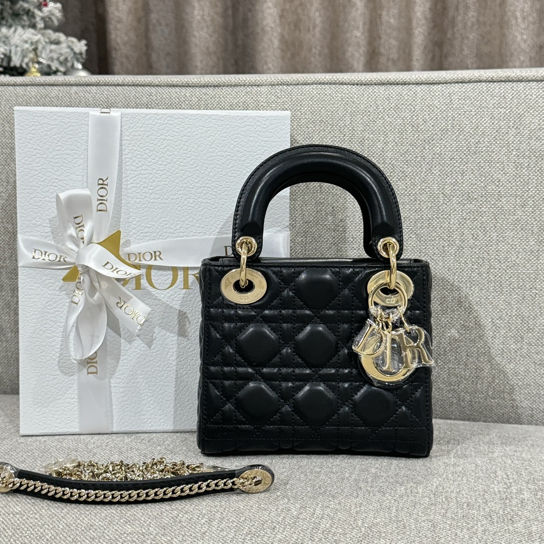 디올 Lady Dior 17cm 블랙 양가죽 까나쥬 백 레플리카