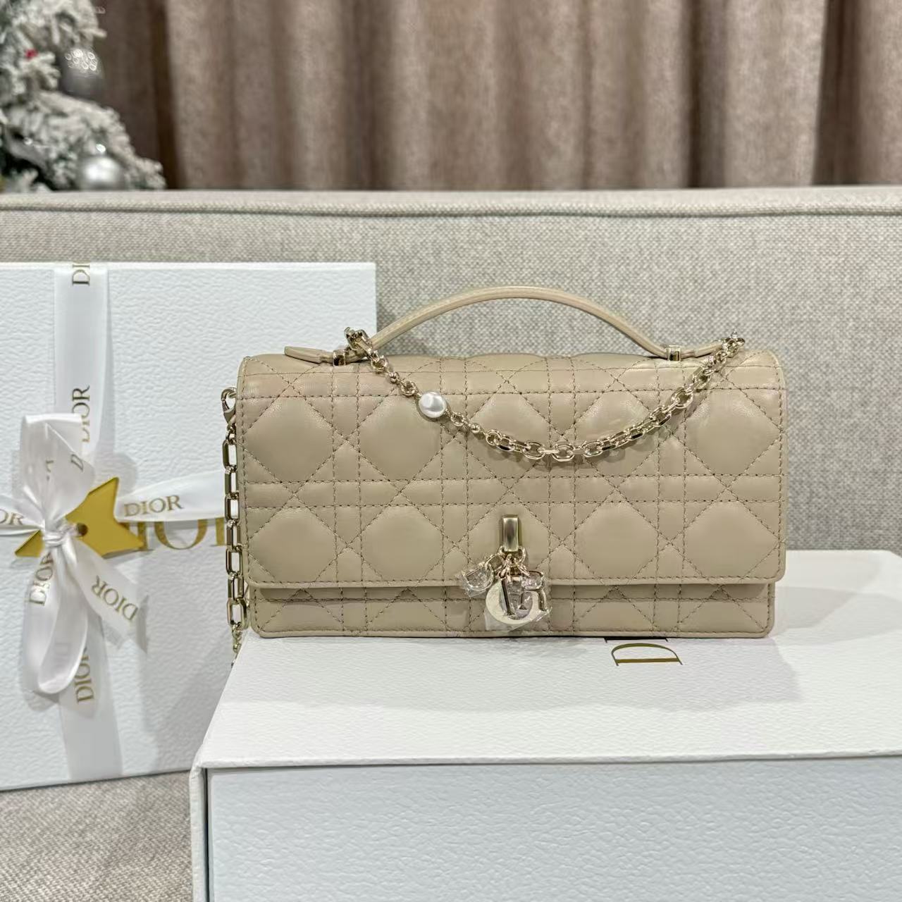 디올 Lady Dior 베이지 백 레플리카