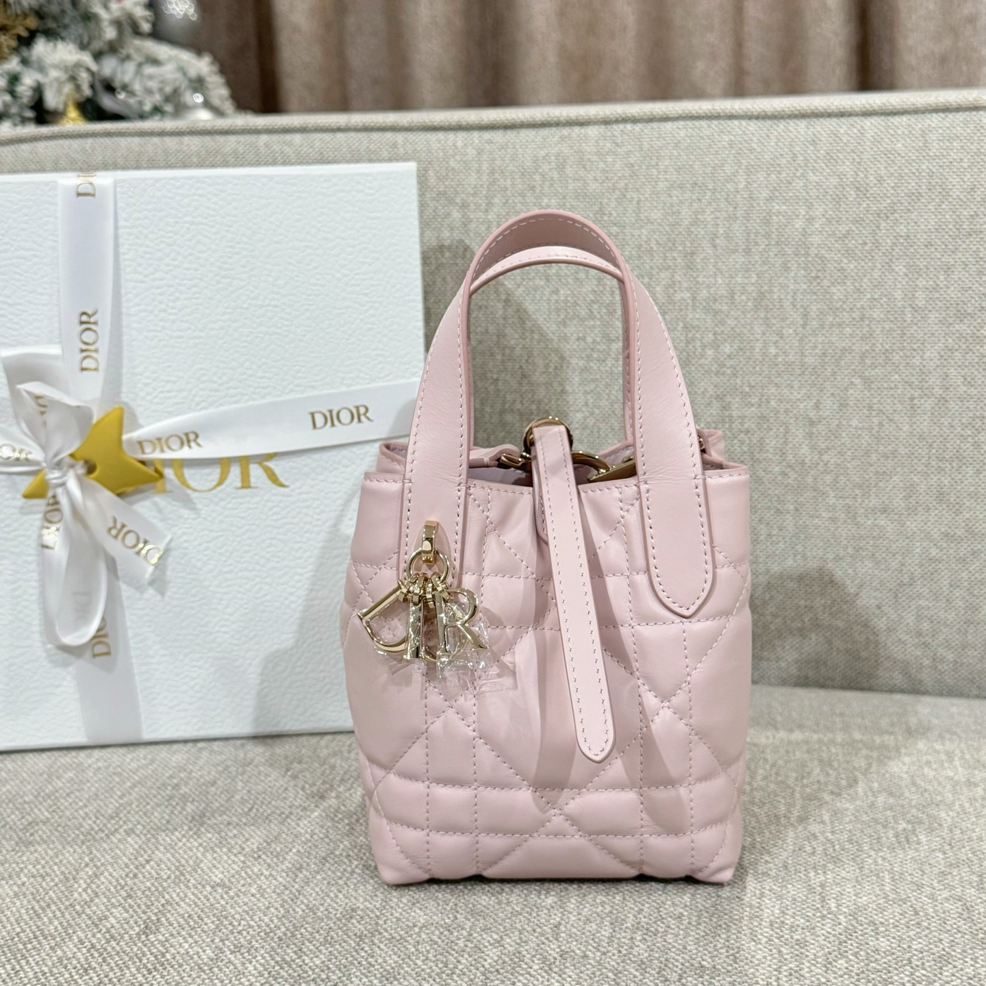 디올 Toujours 13cm 핑크 소가죽 까나쥬 토트백 레플리카