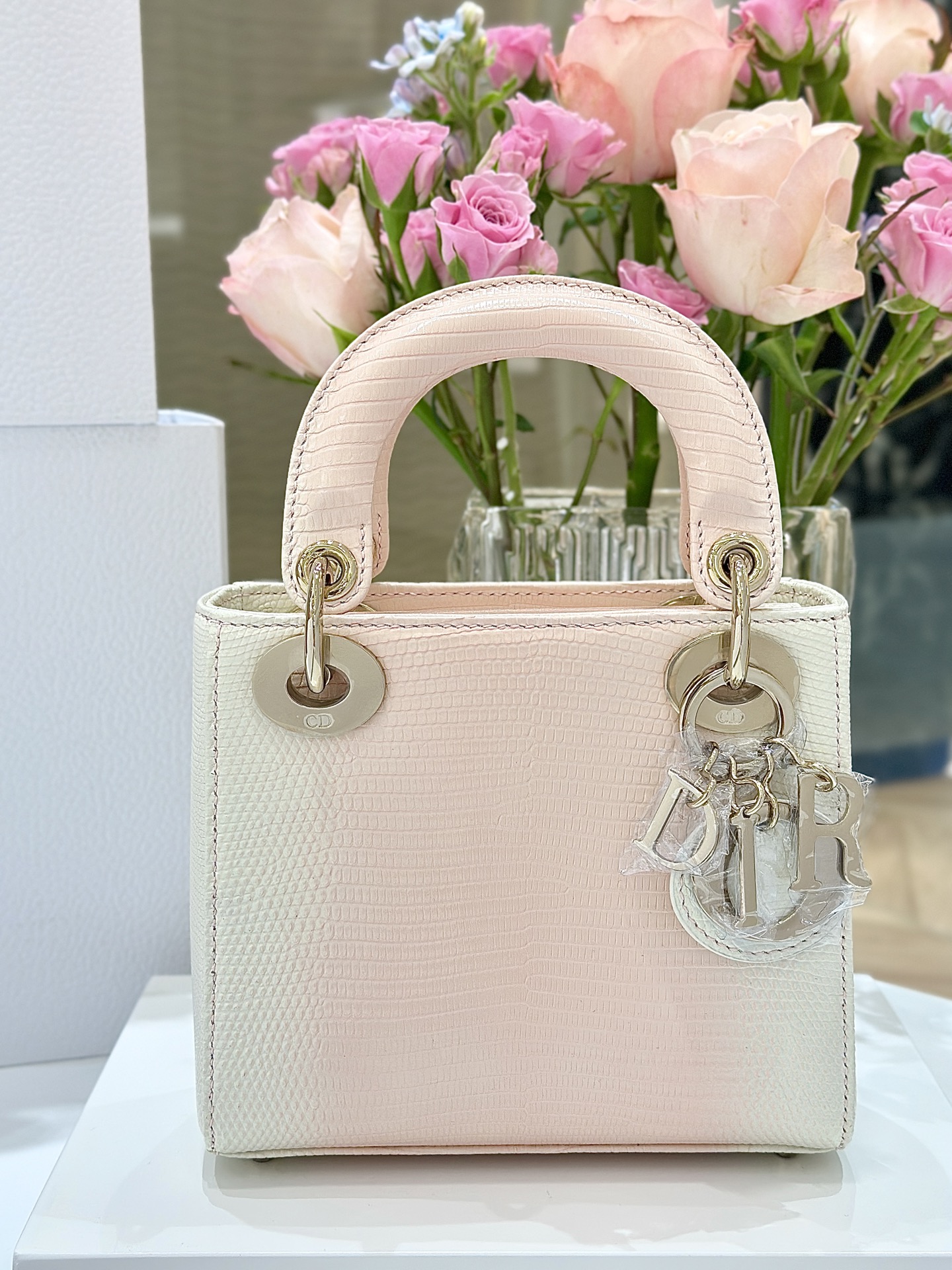 LADY17CM❣️ In stock, lizard skin powder with white gold buckle. image 1