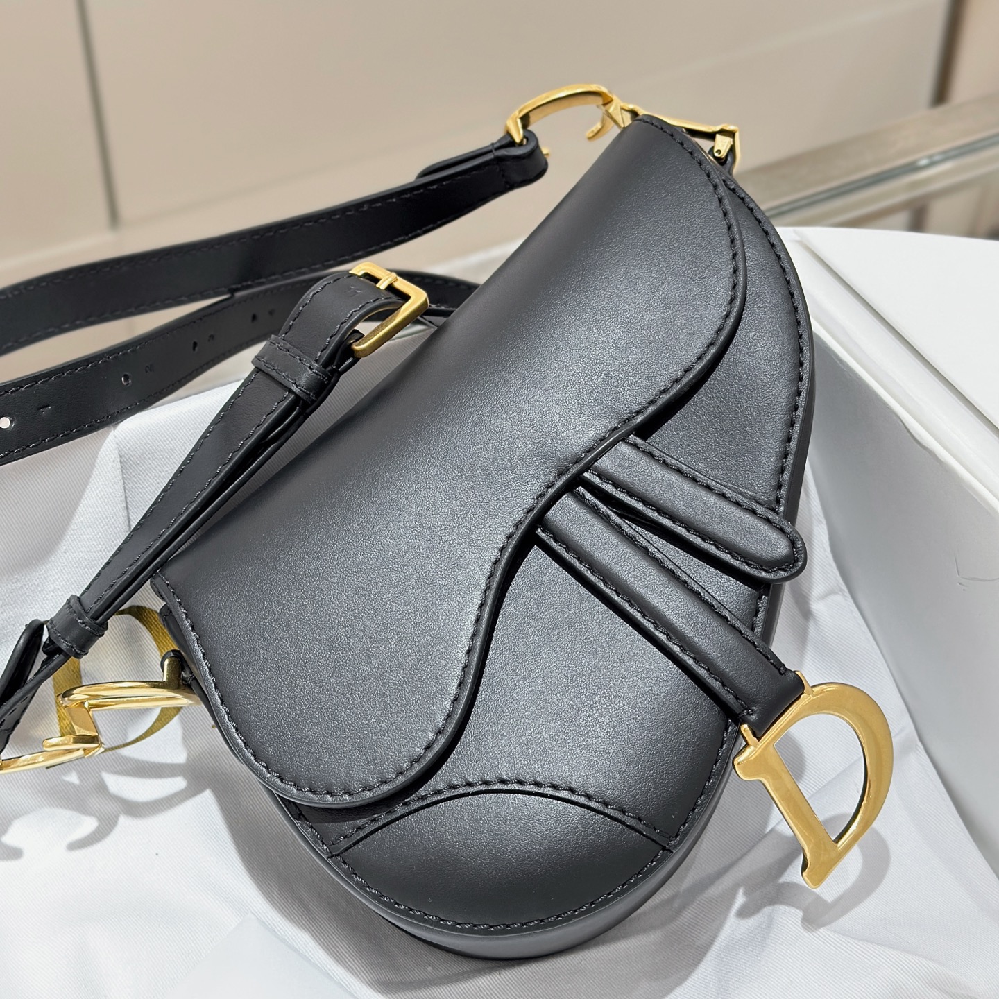 디올 Saddle 20cm 블랙 소가죽 새들백 레플리카
