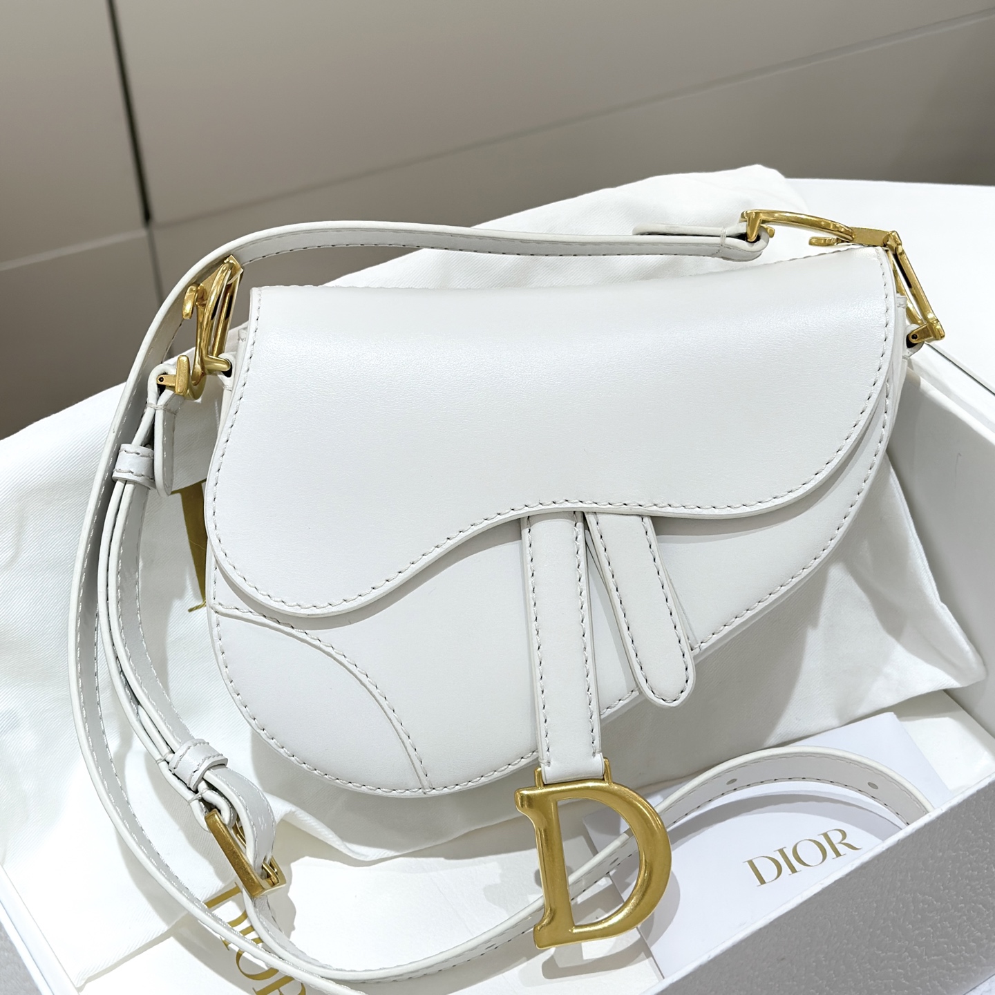 디올 Saddle 20cm 블랙 소가죽 새들백 레플리카
