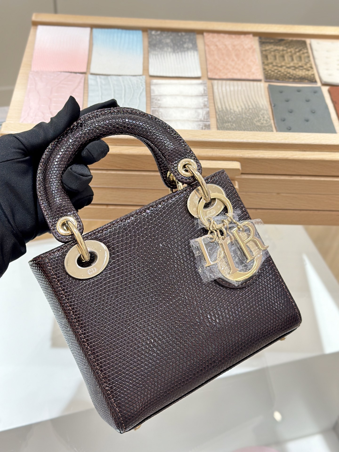 디올 Lady Dior 17cm 레드 도마뱀가죽 백 레플리카