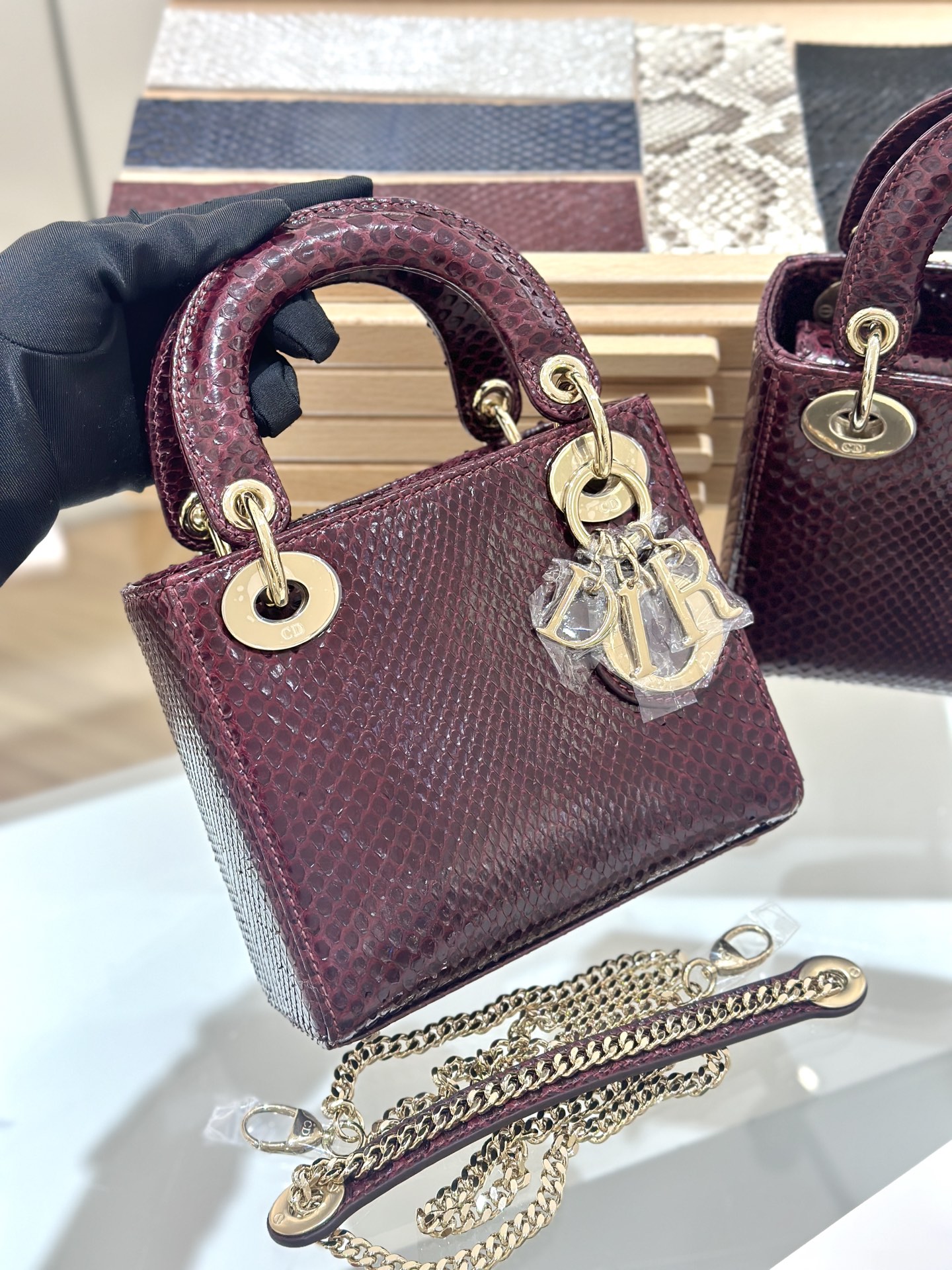 디올 Lady Dior 17cm 레드 뱀피 백 레플리카