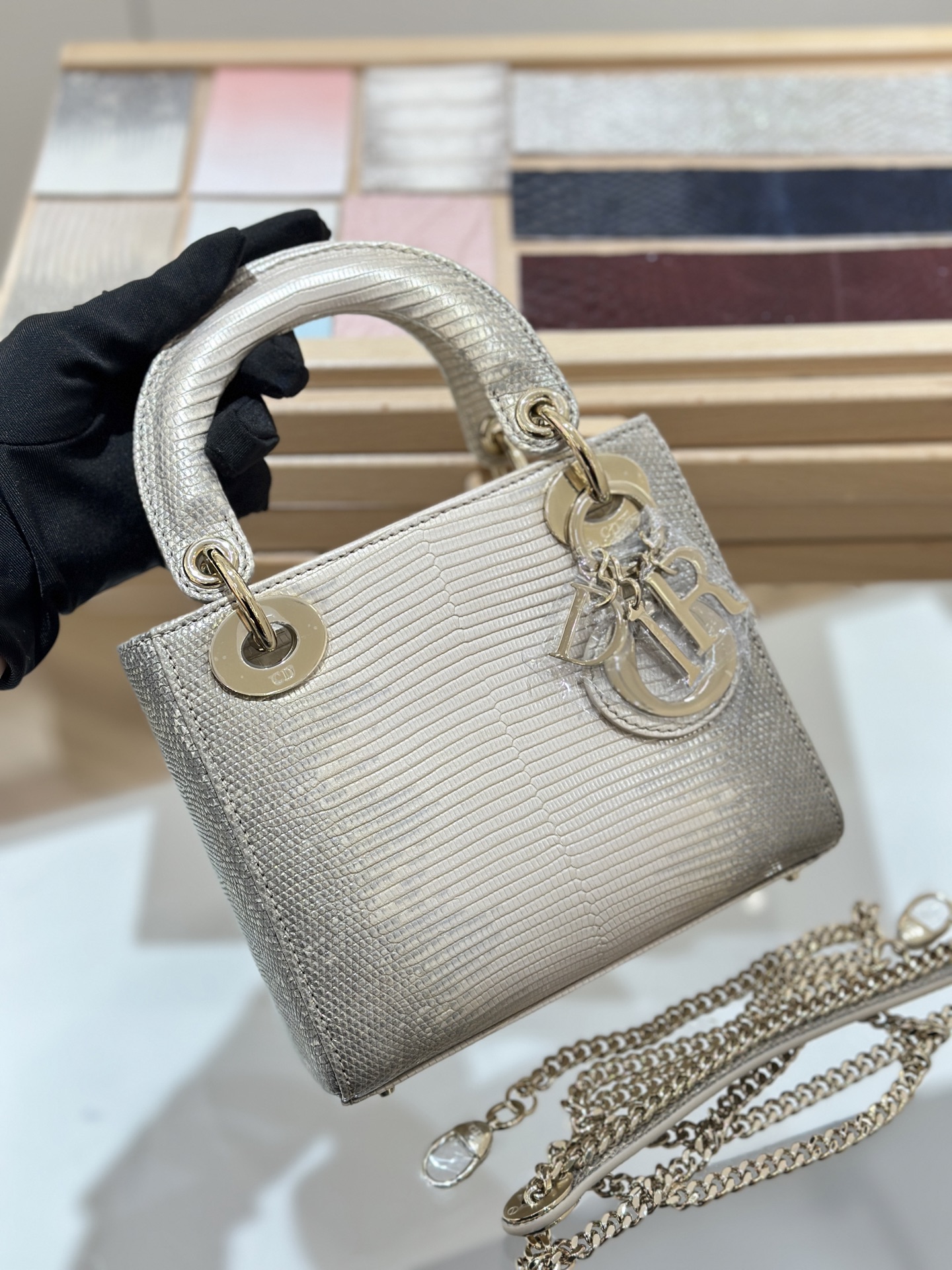 디올 Lady Dior 17cm 골드 도마뱀가죽 백 레플리카