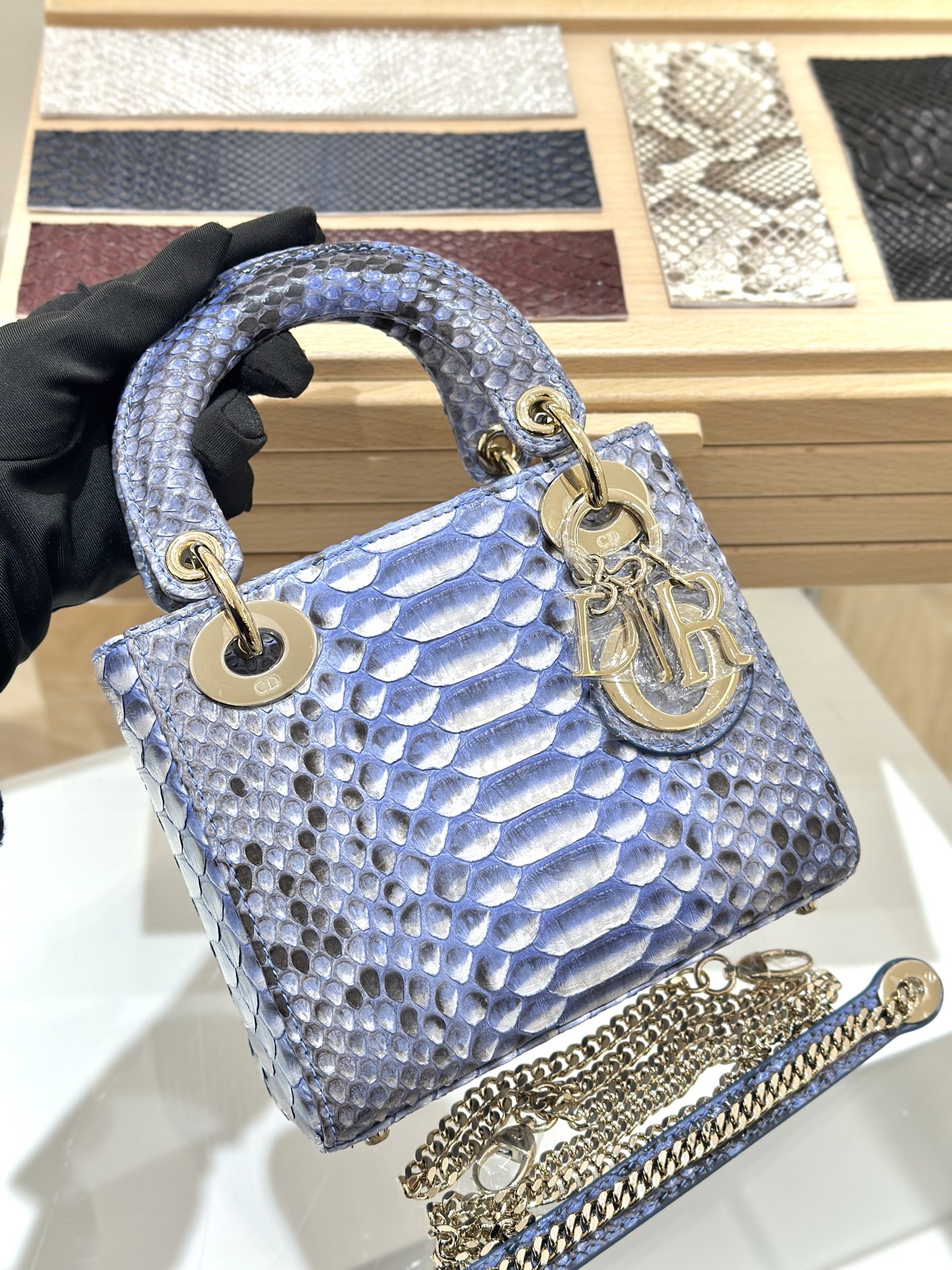 디올 Lady Dior 17cm 블루 뱀피 백 레플리카