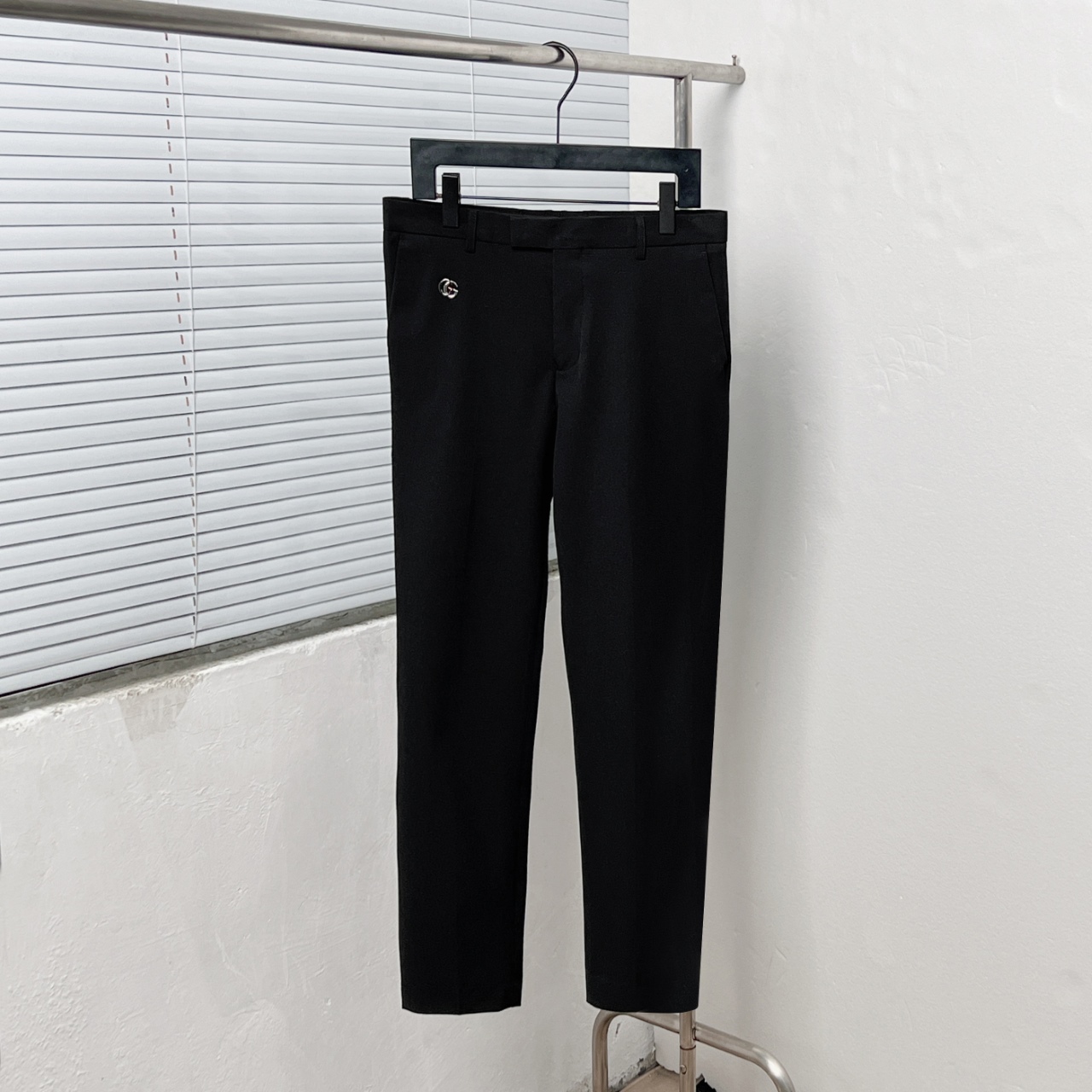 P170 GUCC*/Gucci pantalones de vestir con adornos de doble G y detalles en rojo y verde. Tallas: 30.31.32.33.34.36.38