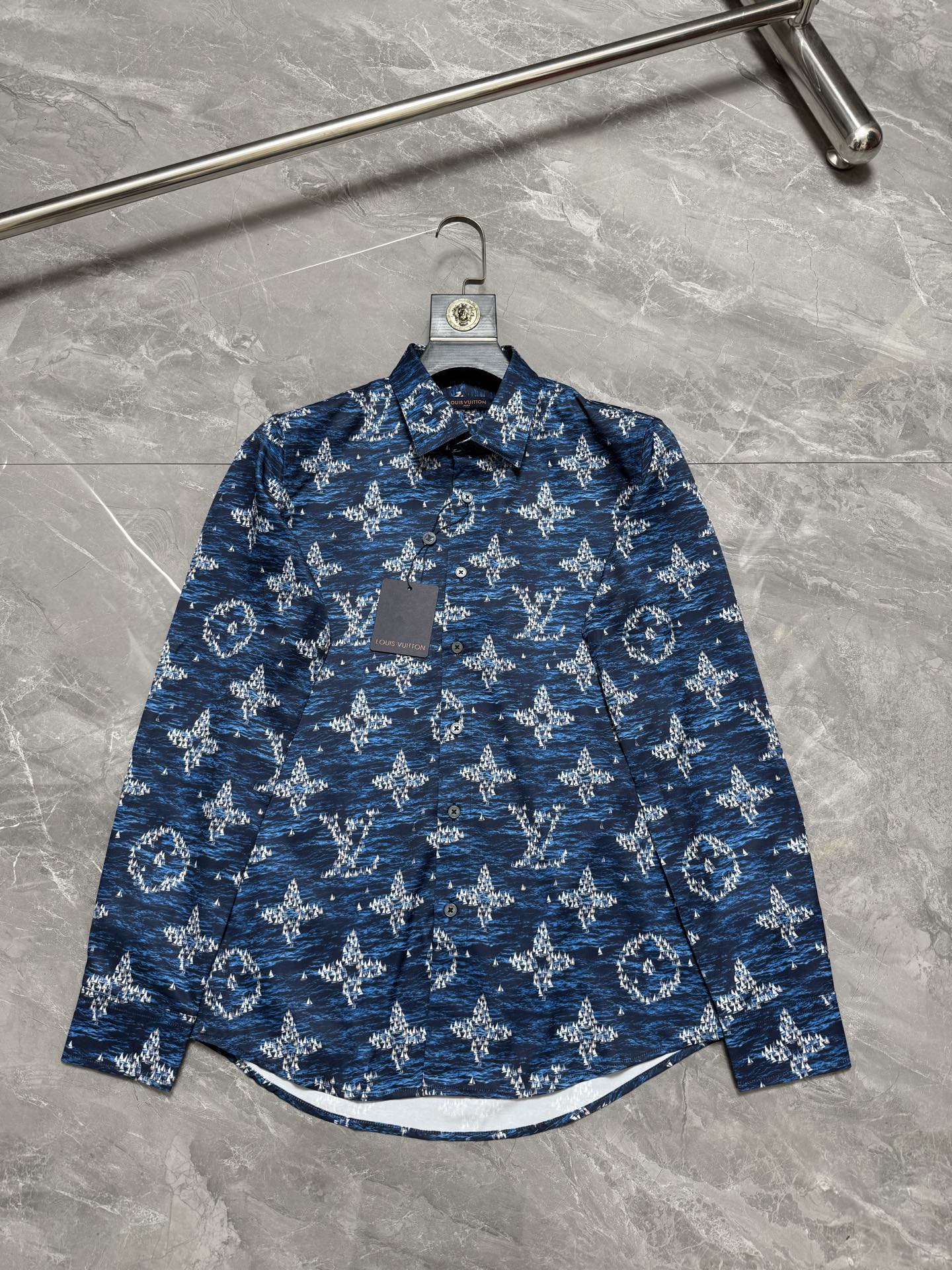 P138 Louis Vuitto*/Louis Vuitton* Camisa de estampado MonogramRegatta, tallas: 38.39.40.41.42