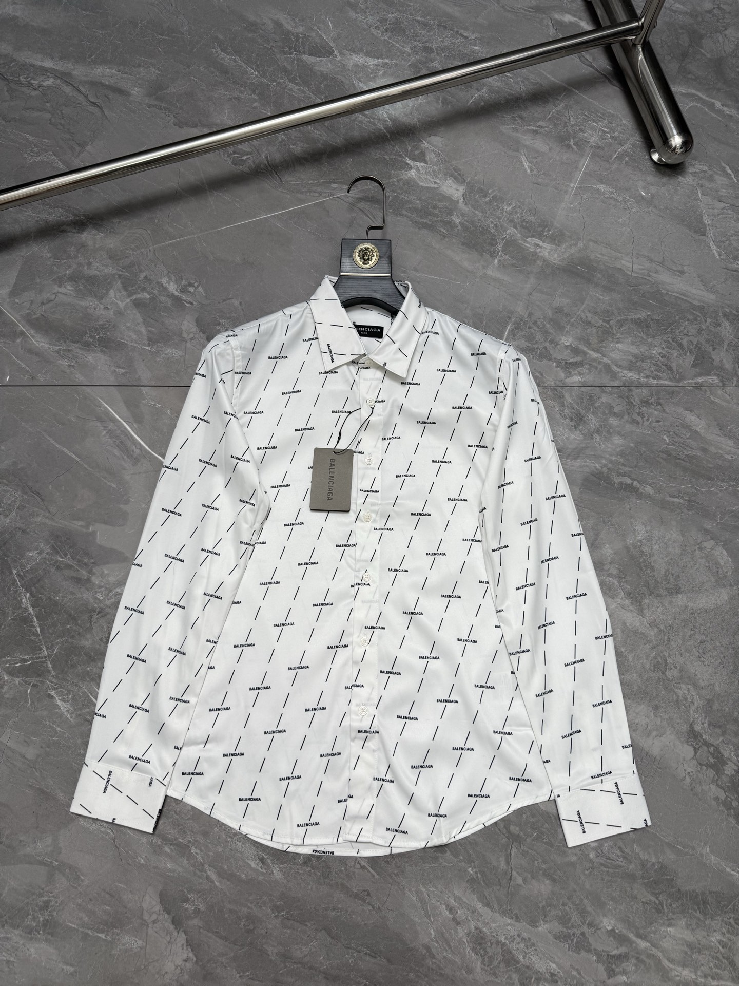 P138 BALENCIAG*/BALENCIAG* camisa con logo estampado de ancho completo Número de código: 38.39.40.41.42
