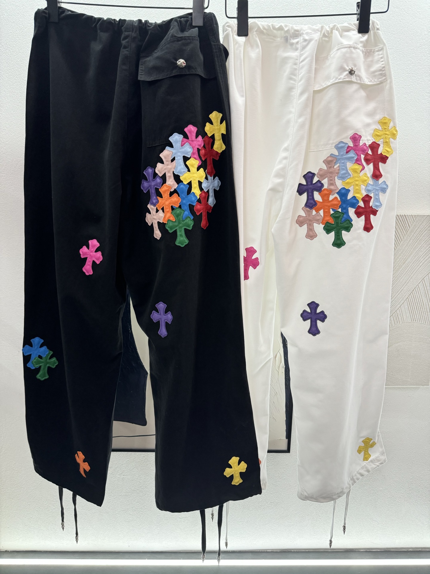 ￼ ❄️2025 Autumn and Winter❄️
！克罗*心工装裤，
版型超赞，面料舒适透气，

