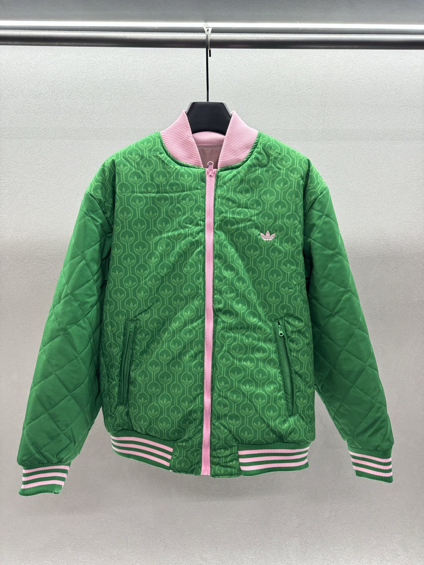 ￼ ❄️2025 Autumn and Winter❄️
！Adida*，初冬必入棉服，
粉绿糖果配色，