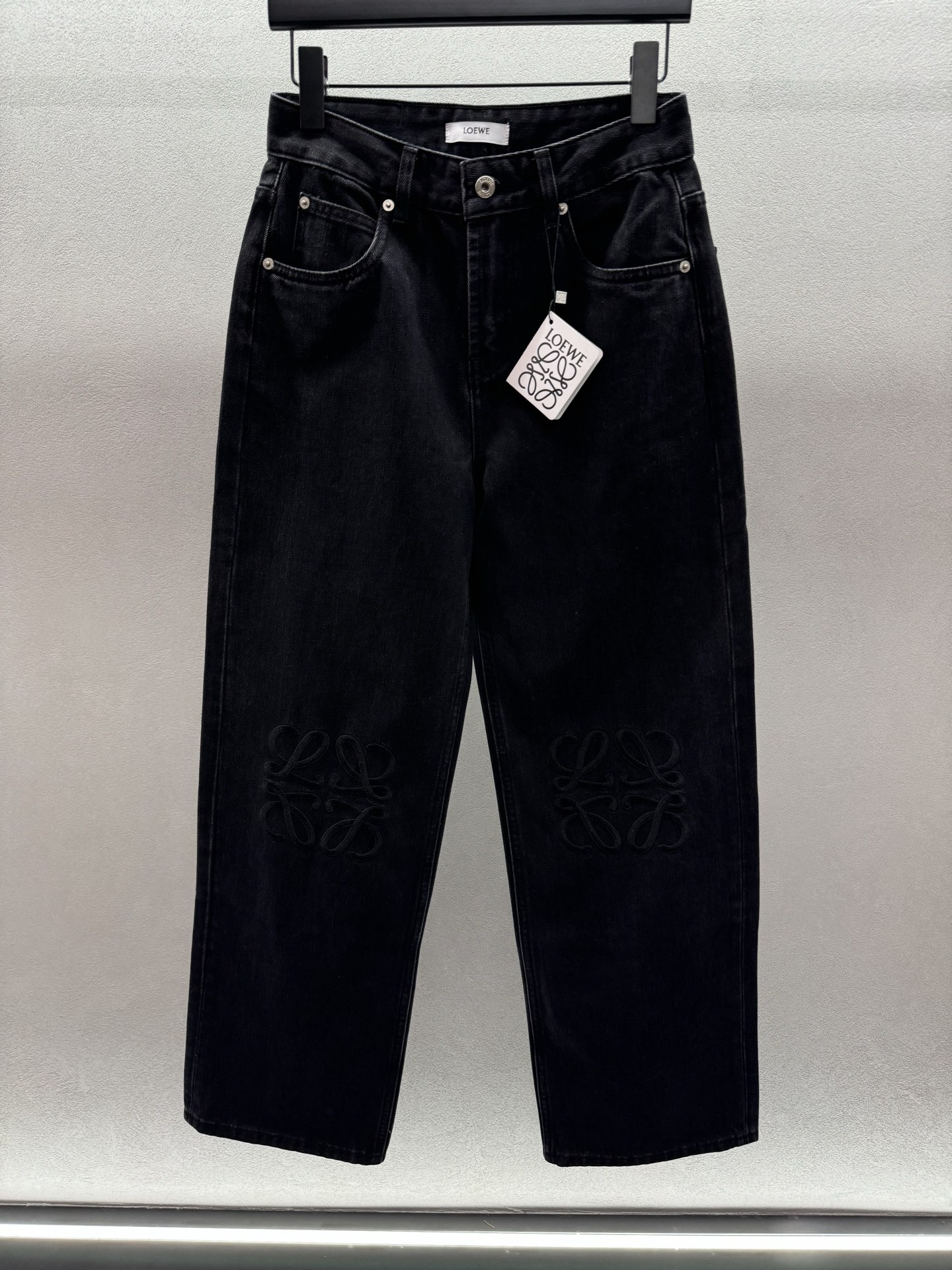 ￼ ❄️2025 Autumn and Winter❄️
！Loew*，膝盖刺绣logo长裤，
定制yb