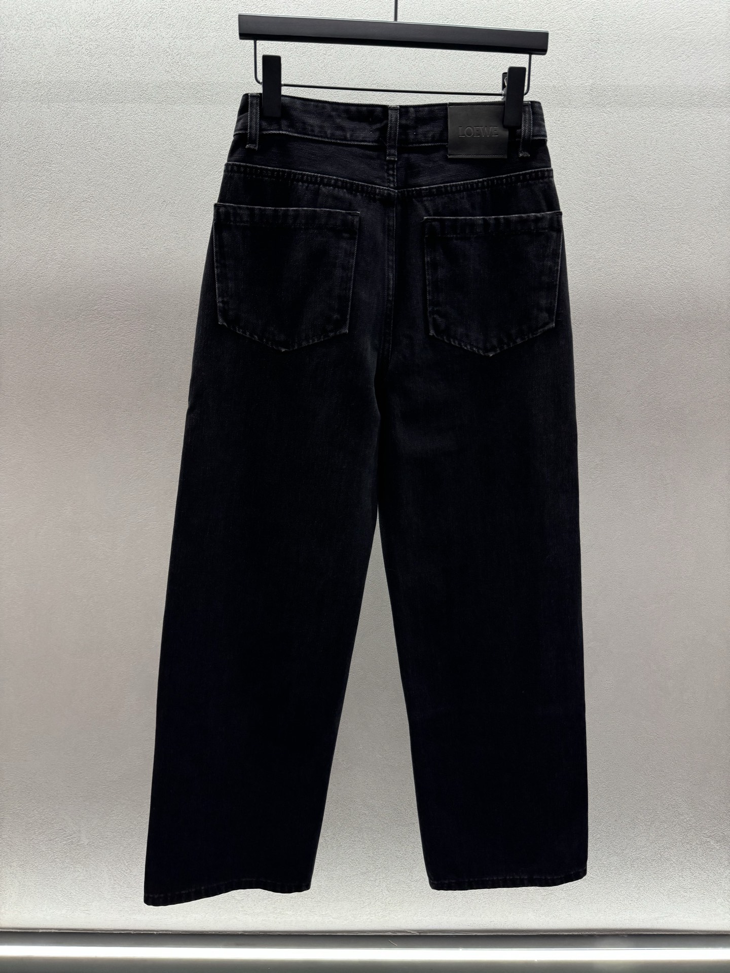 ￼ ❄️2025 Autumn and Winter❄️
！Loew*，膝盖刺绣logo长裤，
定制yb