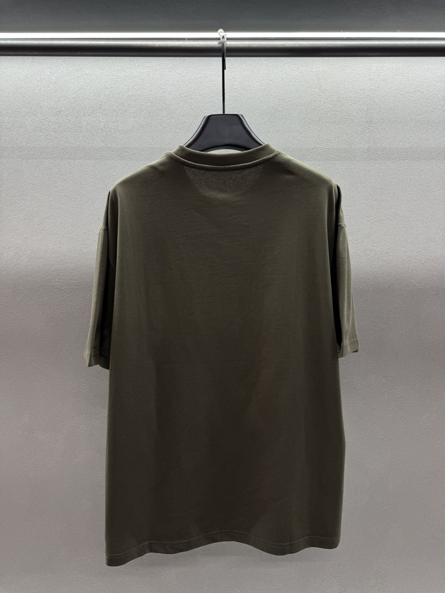 ￼ ❄️2025 Autumn and Winter❄️！Hello kitt*y短袖T，甜酷风军绿色T