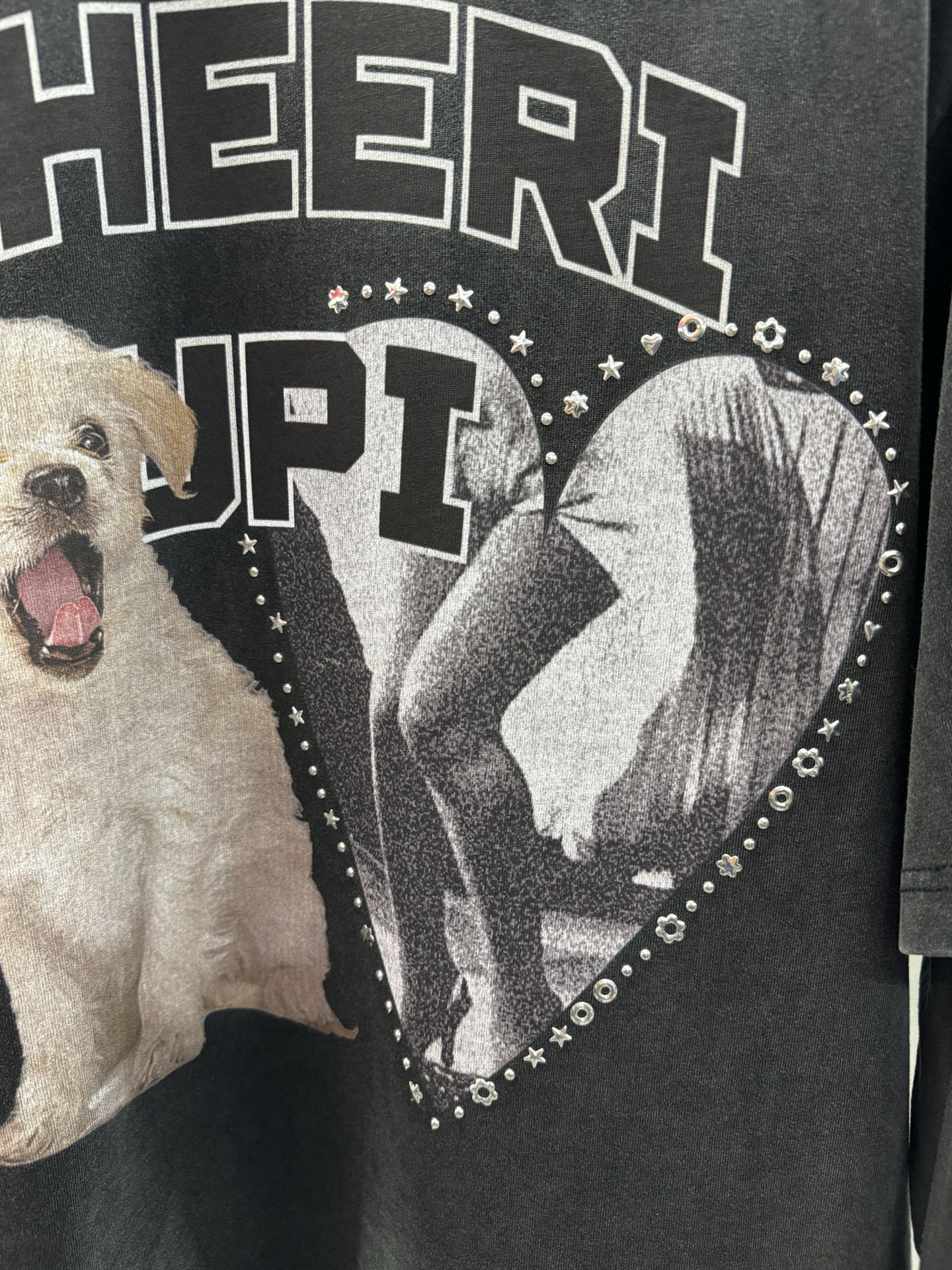 ￼ ❄️2025 Autumn and Winter❄️！cheer*，假两件长袖T，深灰配色太好看了，