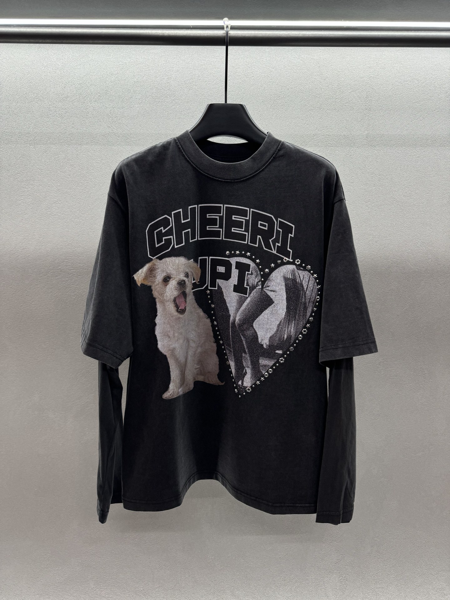 ￼ ❄️2025 Autumn and Winter❄️！cheer*，假两件长袖T，深灰配色太好看了，