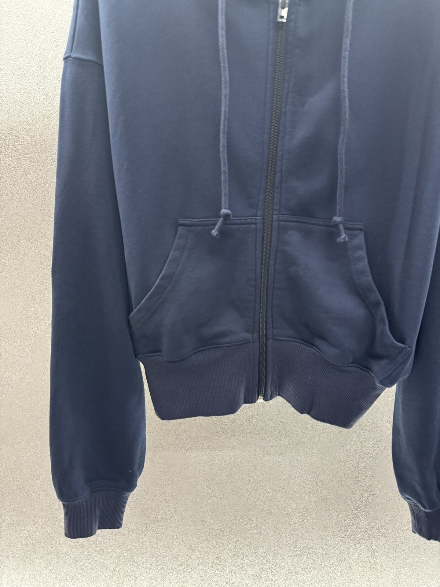 ￼ ❄️2025 Autumn and Winter❄️！Acn*，复古蓝拉链卫衣，早秋蓝色系穿搭，面料