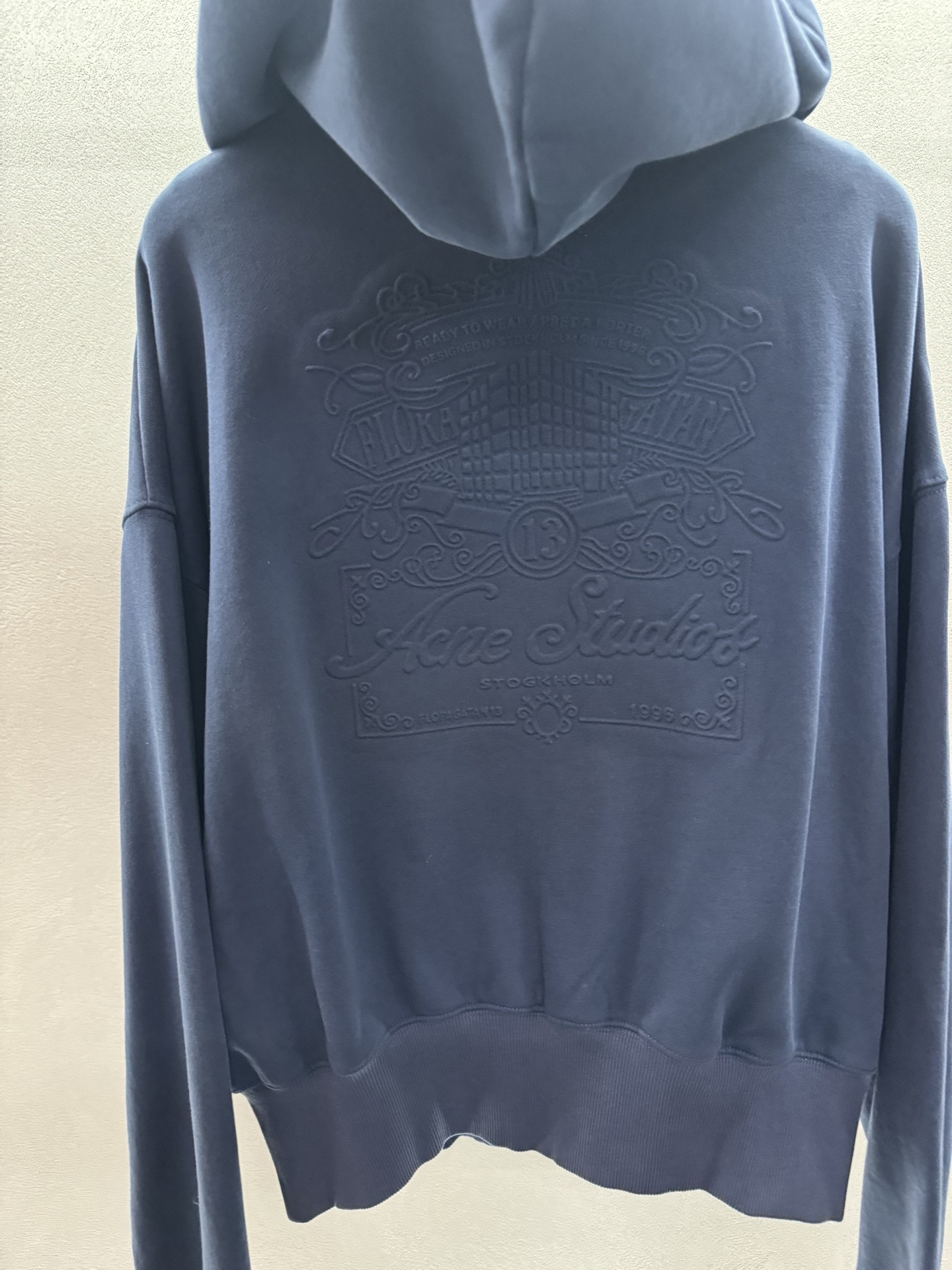 ￼ ❄️2025 Autumn and Winter❄️！Acn*，复古蓝拉链卫衣，早秋蓝色系穿搭，面料