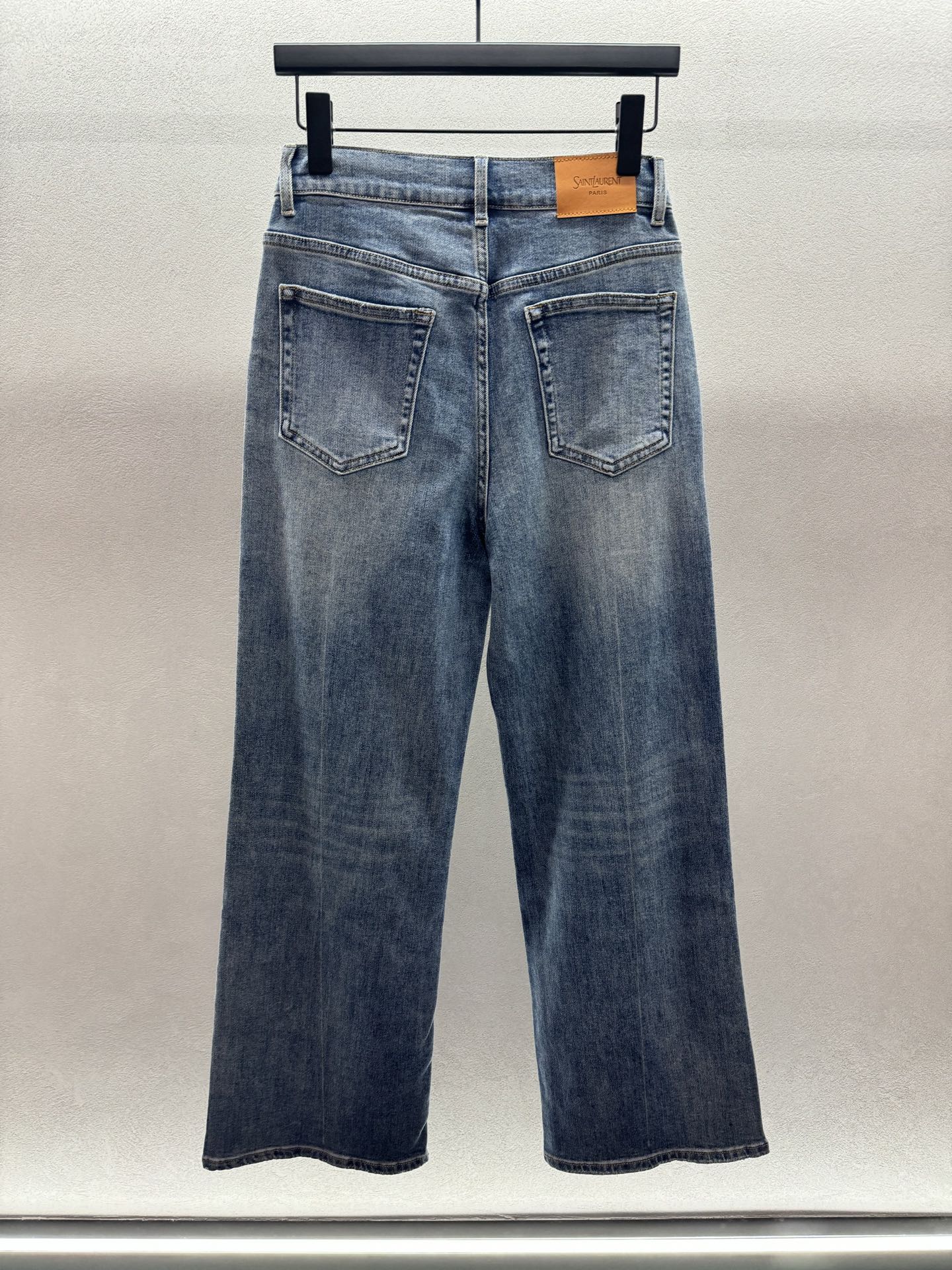 ￼ ❄️2025 Autumn and Winter❄️！YS1简约牛仔裤，牛仔纯棉材质，触感柔软细腻褶