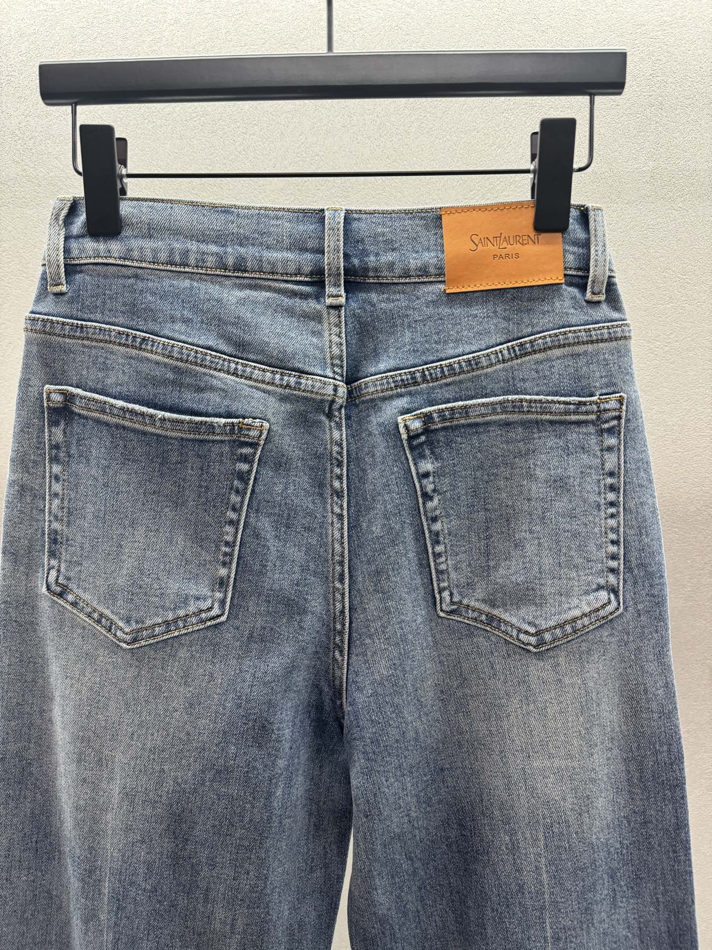 ￼ ❄️2025 Autumn and Winter❄️！YS1简约牛仔裤，牛仔纯棉材质，触感柔软细腻褶