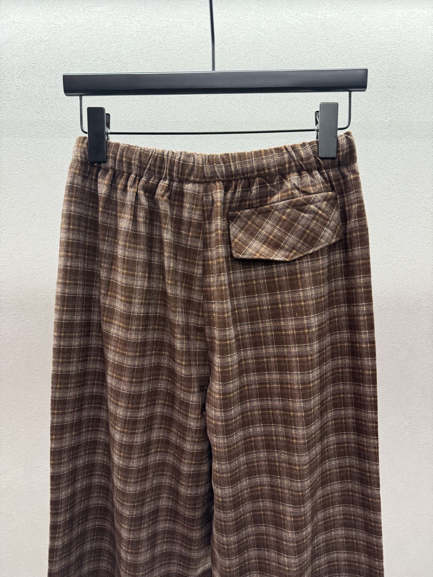 ￼ ❄️2025 Autumn and Winter❄️！loe*we，格子长裤，贴牌抽绳松紧腰，运动休