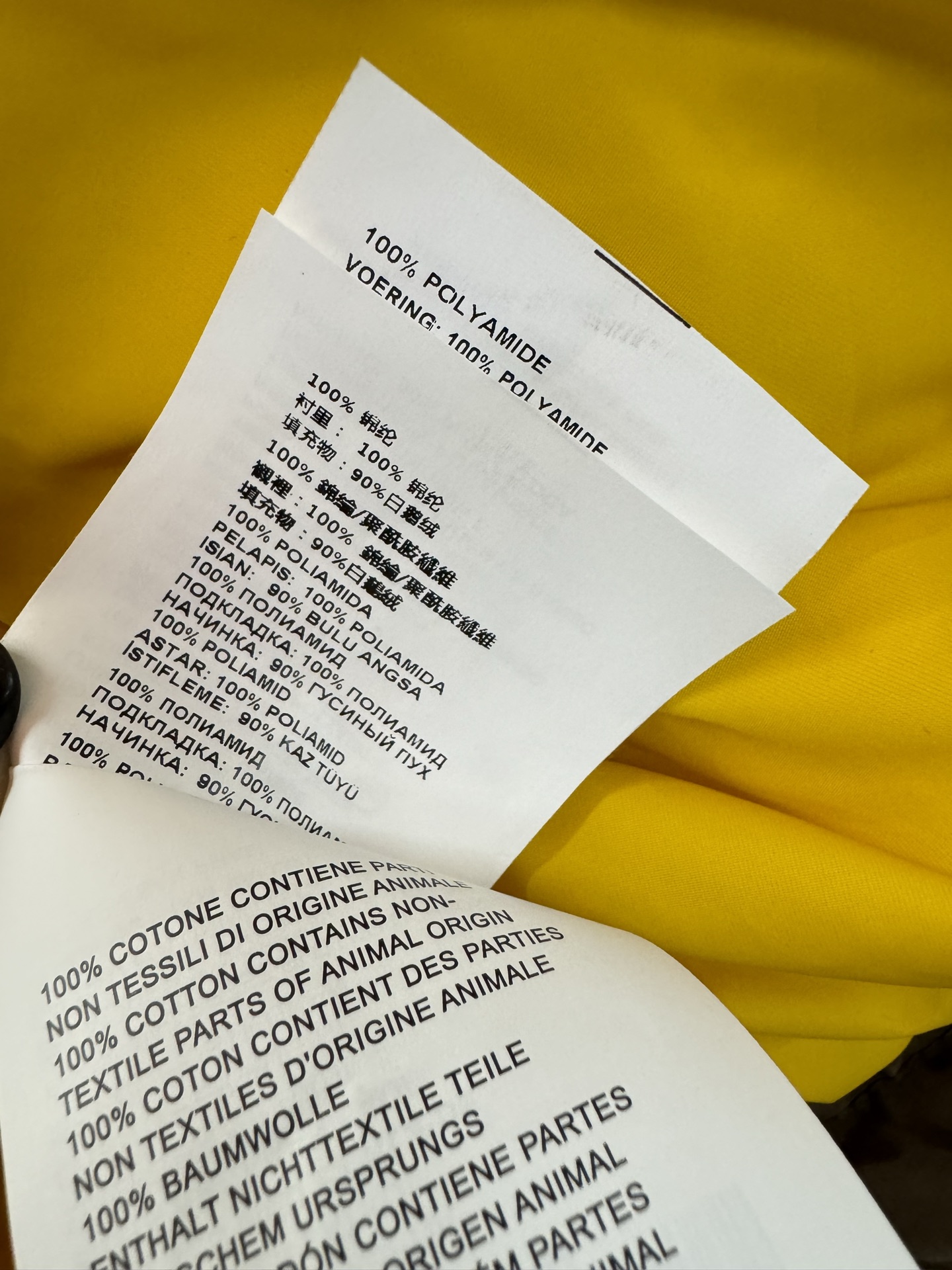 ￼ ❄️2025 Autumn and Winter❄️！MiuMi*，撞色连帽面包服，订制yb面料质感