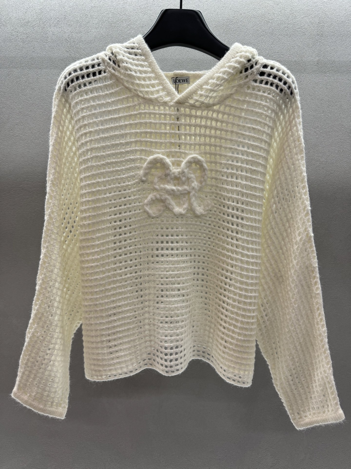 ￼ ❄️2025 Autumn and Winter❄️！loew*，温柔风镂空毛衣，高级感气质慵懒风，