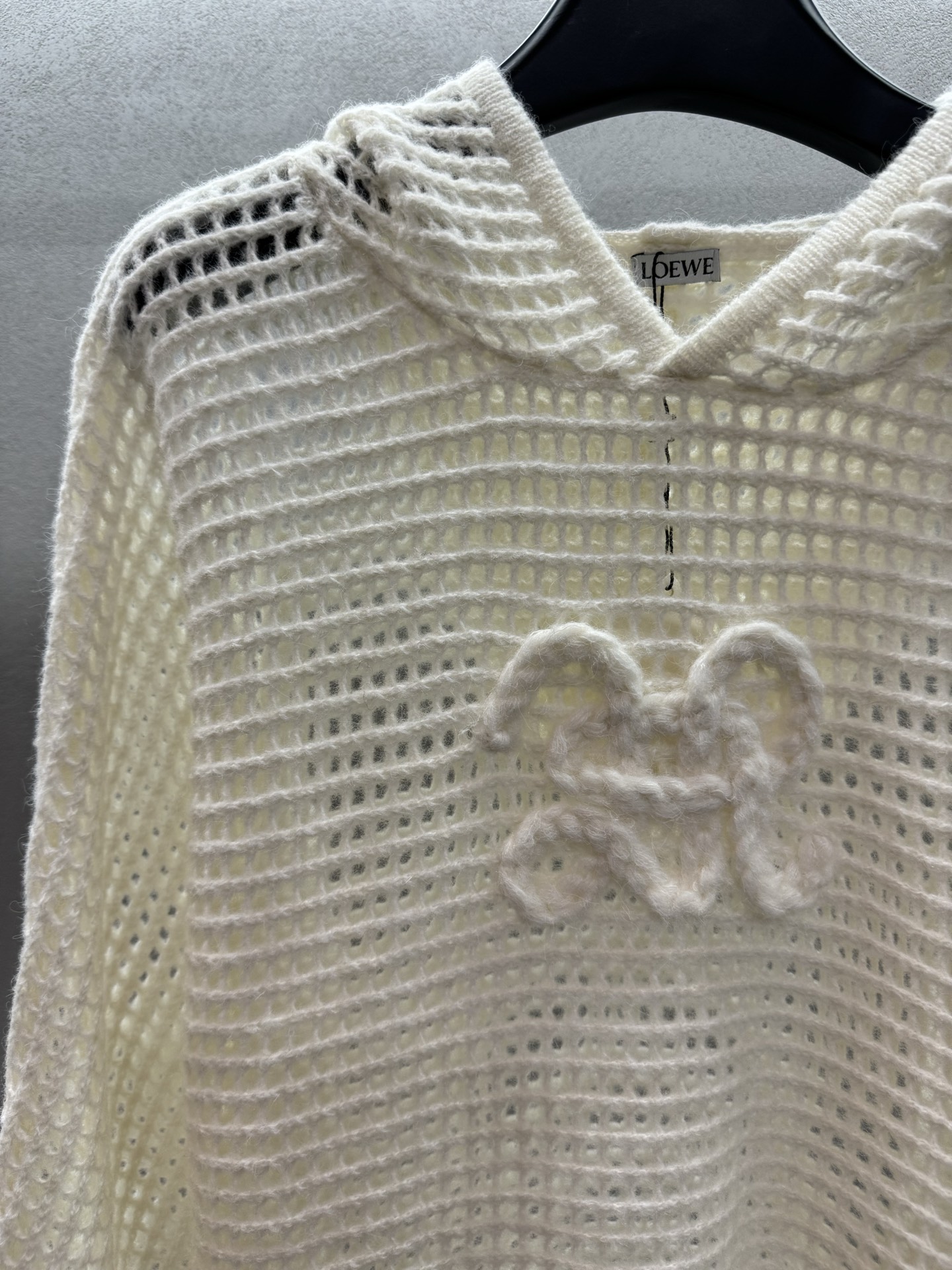 ￼ ❄️2025 Autumn and Winter❄️！loew*，温柔风镂空毛衣，高级感气质慵懒风，