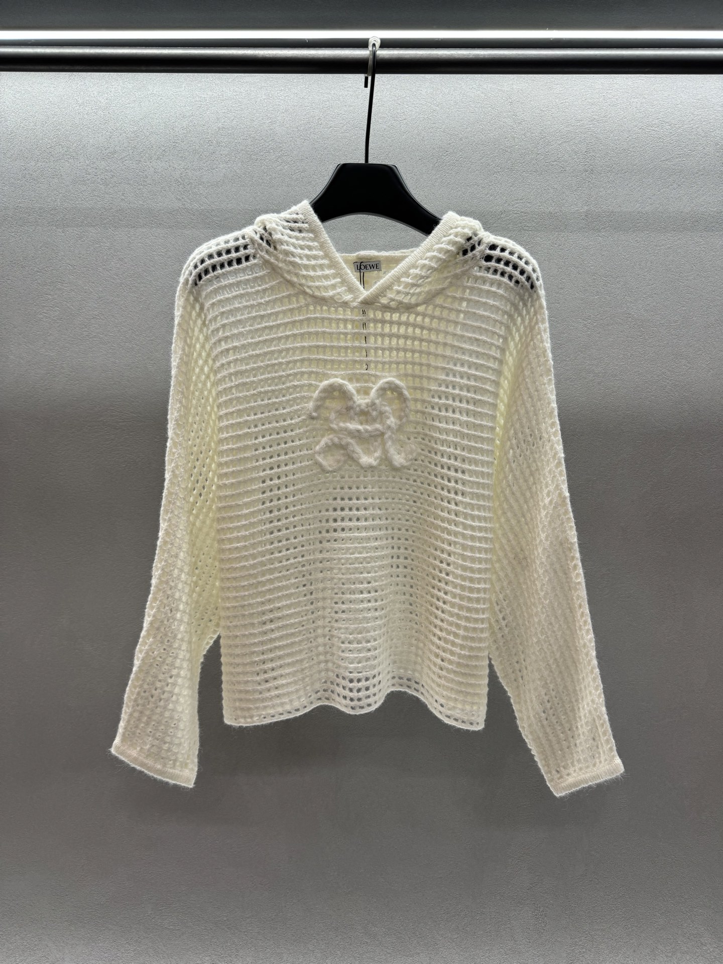 ￼ ❄️2025 Autumn and Winter❄️！loew*，温柔风镂空毛衣，高级感气质慵懒风，