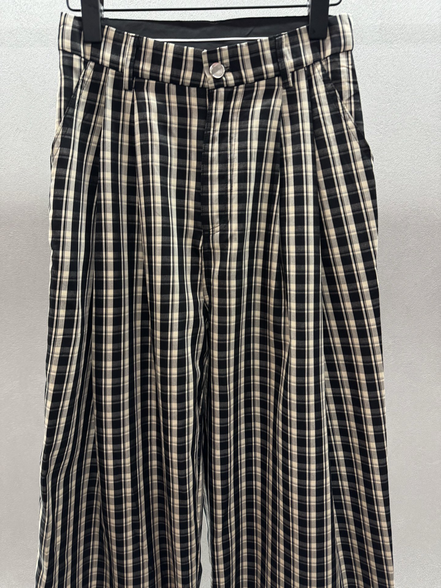 ￼ ❄️2025 Autumn and Winter❄️！re*van，阔腿格子裤，挽边字母格子阔腿裤，