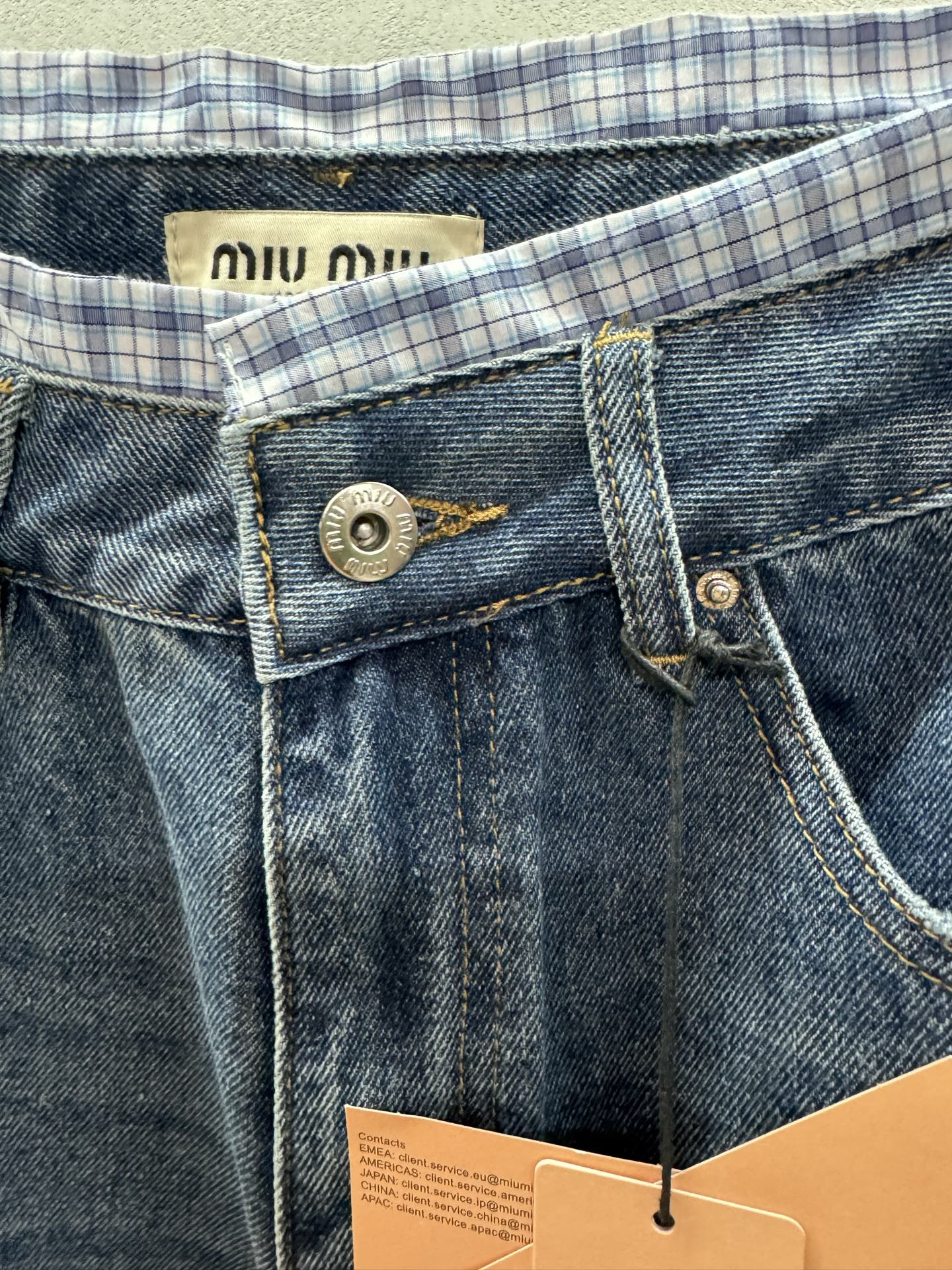 ￼ ❄️2025 Autumn and Winter❄️！MiuMi*，拼接腰直筒裤，面料柔软舒适，个性