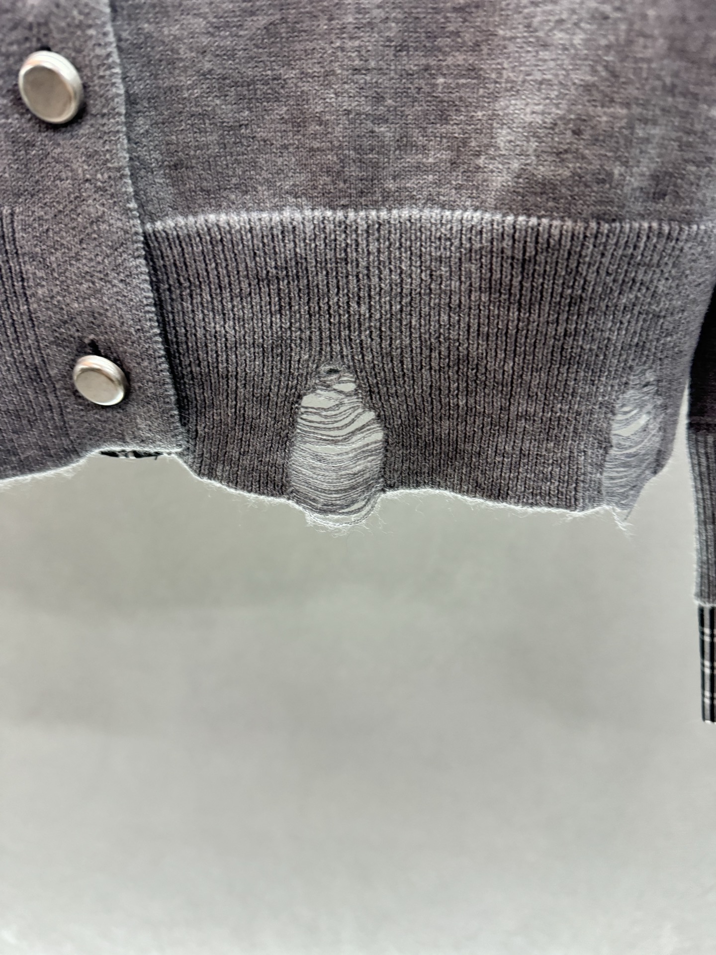 ￼ ❄️2025 Autumn and Winter❄️！Re*Van，格子拼接针织开衫，休闲时髦感，甜