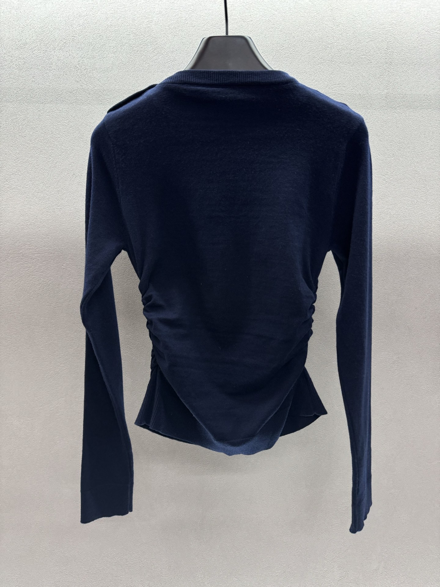 ￼ ￼ ❄️2025 Autumn and Winter❄️！Ann一字领针织上衣，💯绵羊毛材质，保暖+