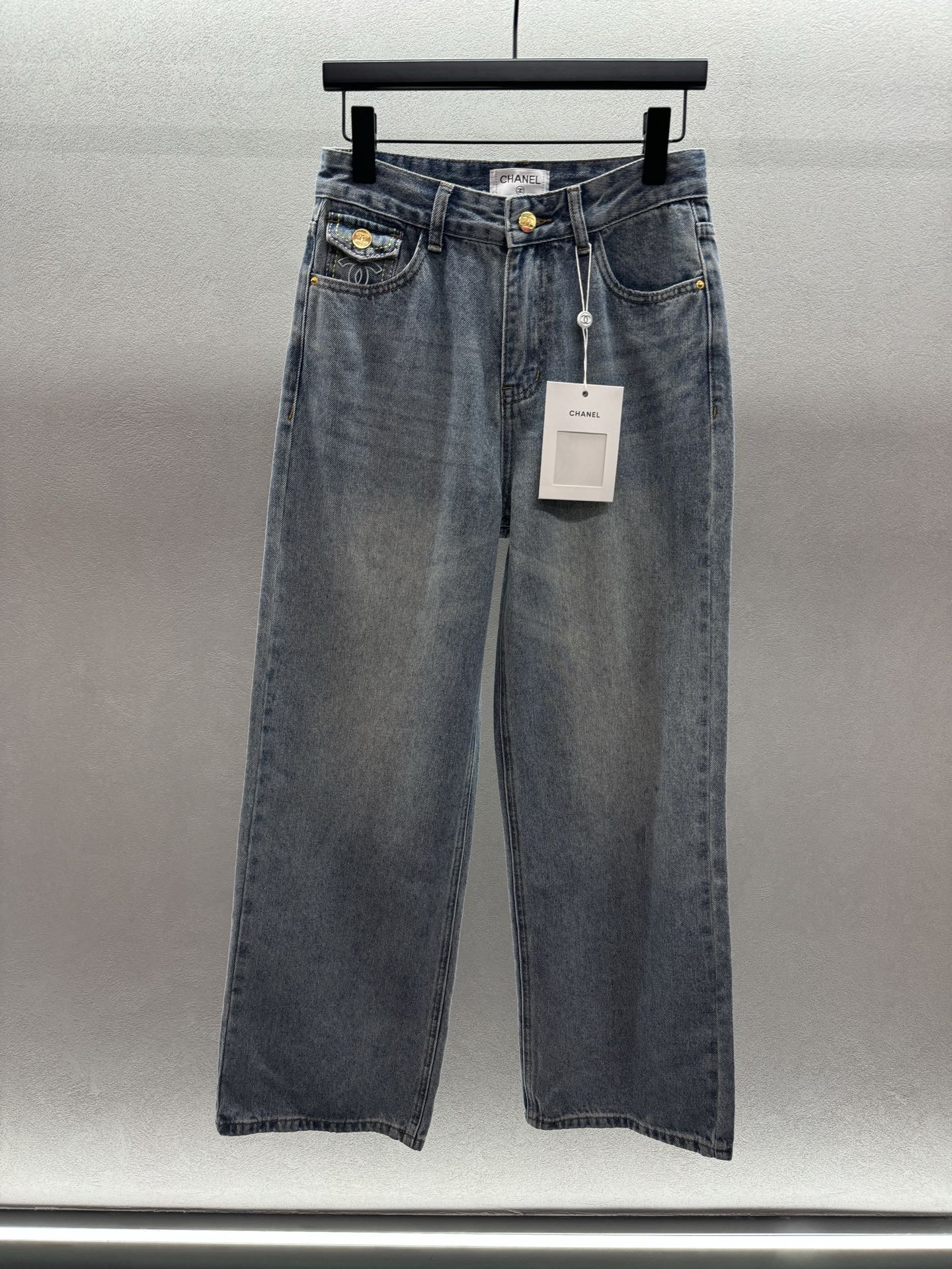 ￼ ❄️2025 Autumn and Winter❄️！小香双兜牛仔长裤，定制秋冬牛仔系面料，面料纹路