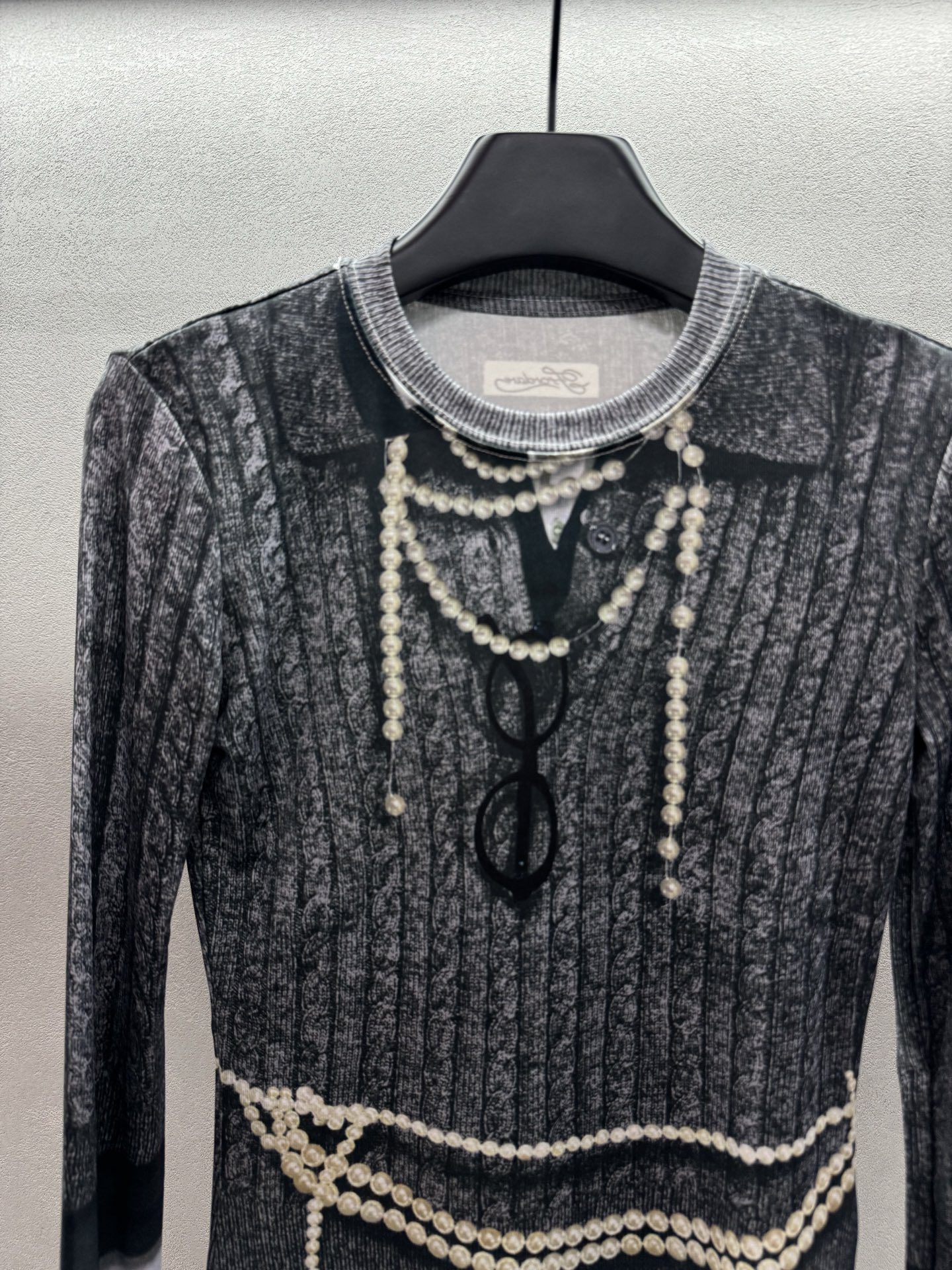 ￼ ❄️2025 Autumn and Winter❄️！Forda*re，趣味假两件3D珍珠印花打底衫