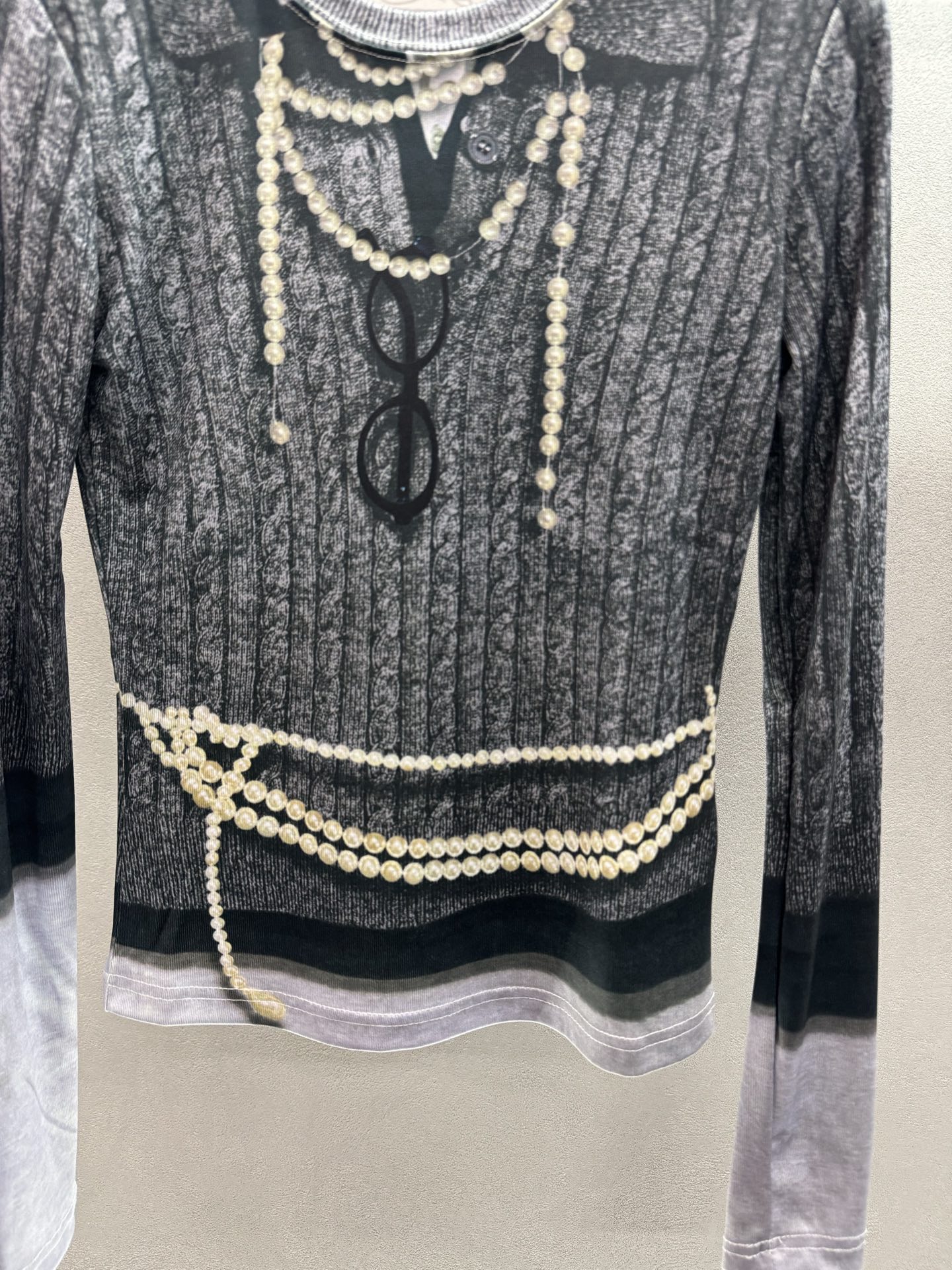 ￼ ❄️2025 Autumn and Winter❄️！Forda*re，趣味假两件3D珍珠印花打底衫