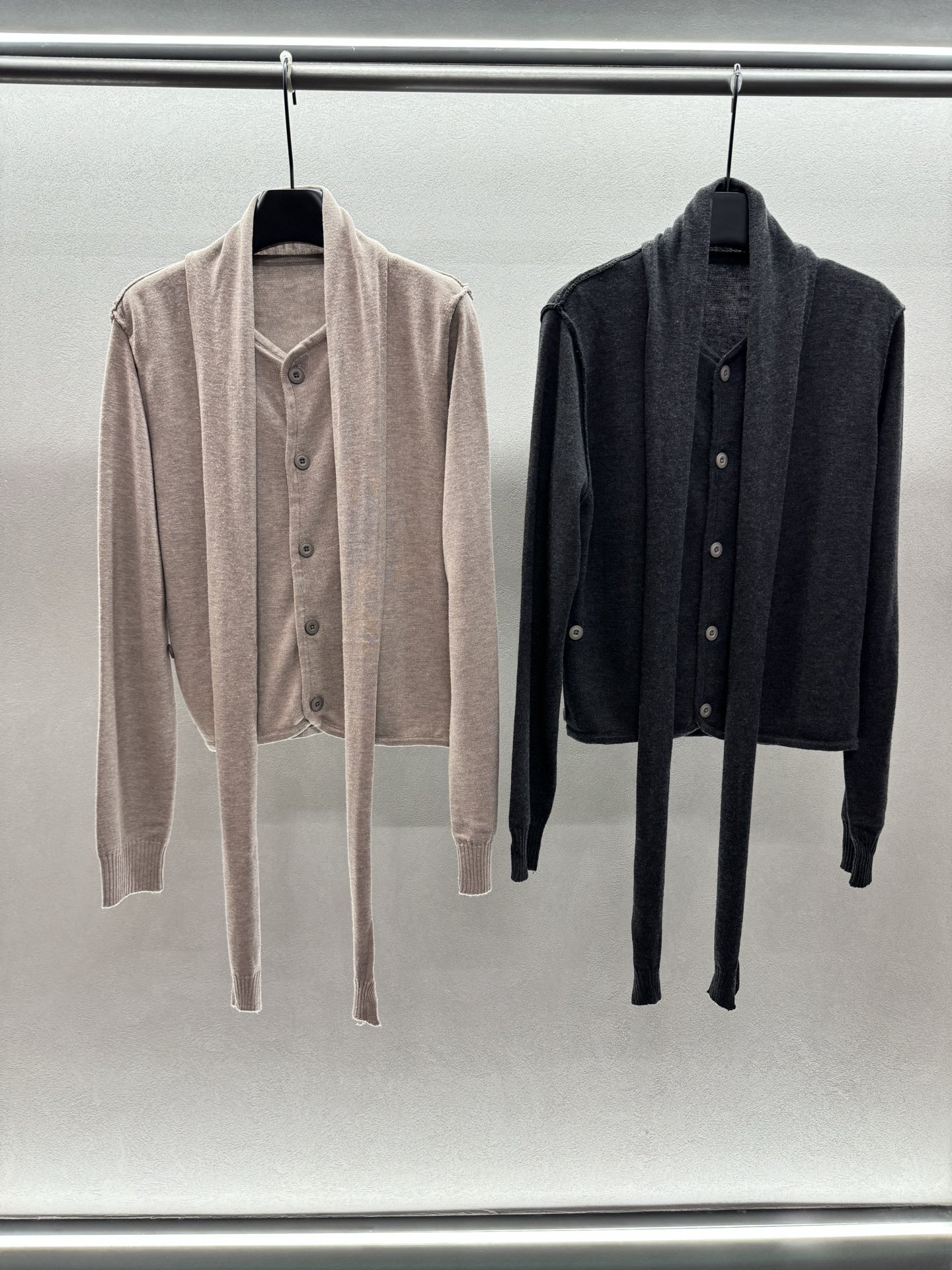 ￼ ❄️2025 Autumn and Winter❄️！Lemair*，羊毛混纺围巾领上衣，老钱风色系