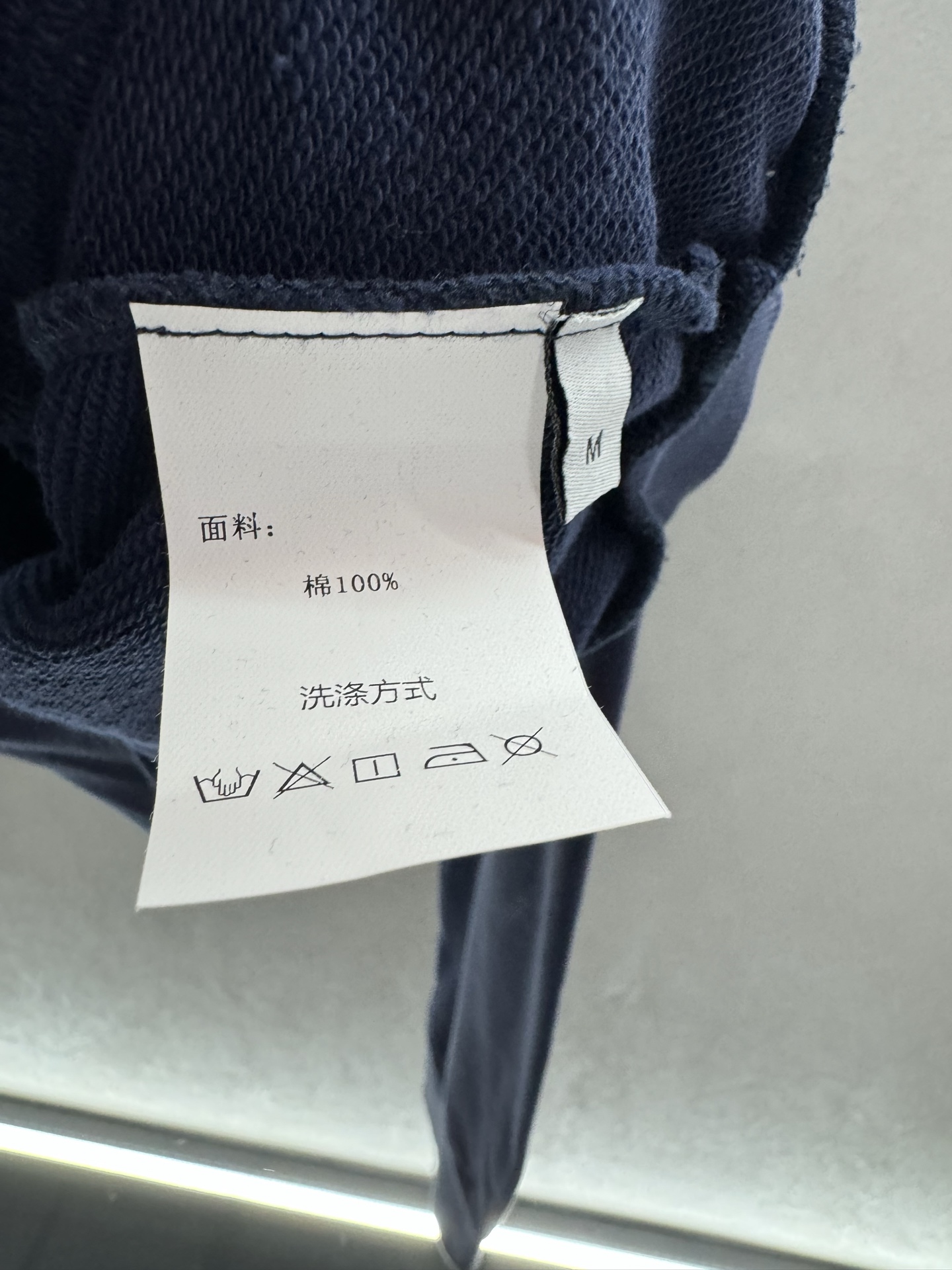 ￼ ❄️2025 Autumn and Winter❄️！Jennie同款，A&F卫衣外套，蓝色做旧洗水