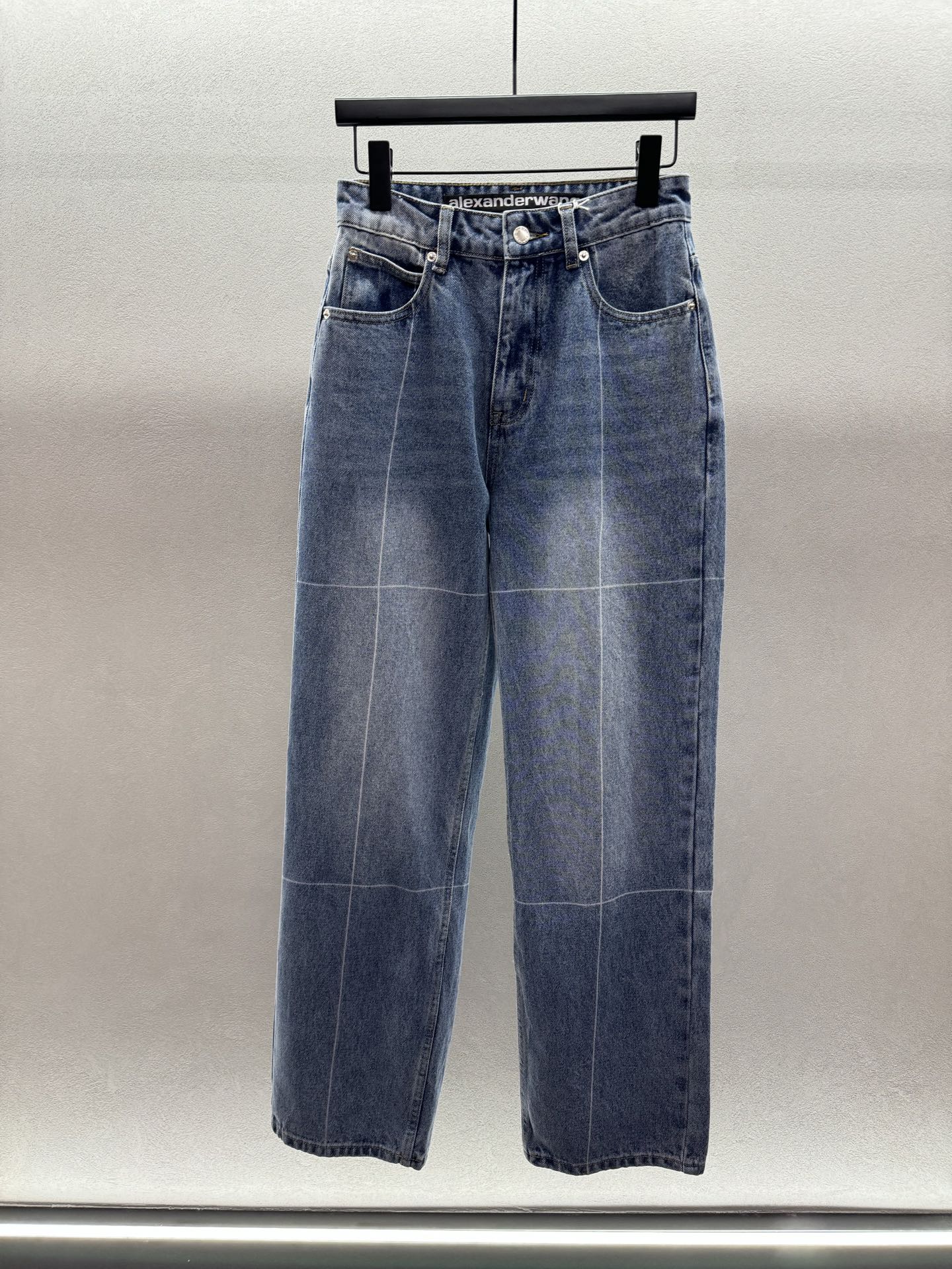 ￼ ❄️2025 Autumn and Winter❄️！AW大王折痕直筒长裤，折痕设计感十足，上身时髦