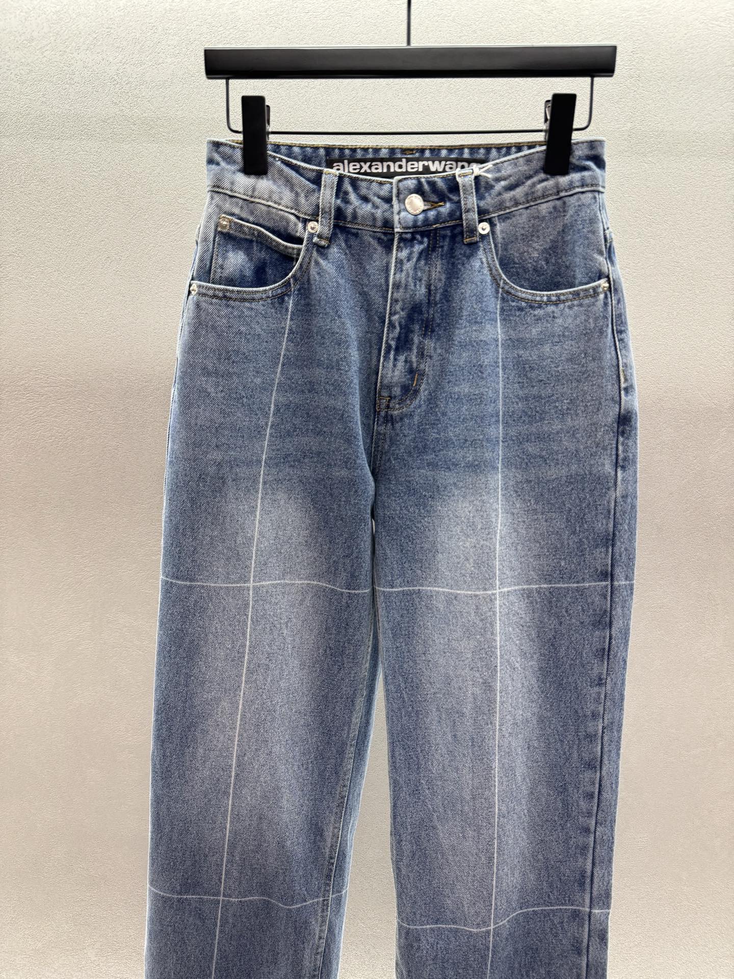 ￼ ❄️2025 Autumn and Winter❄️！AW大王折痕直筒长裤，折痕设计感十足，上身时髦